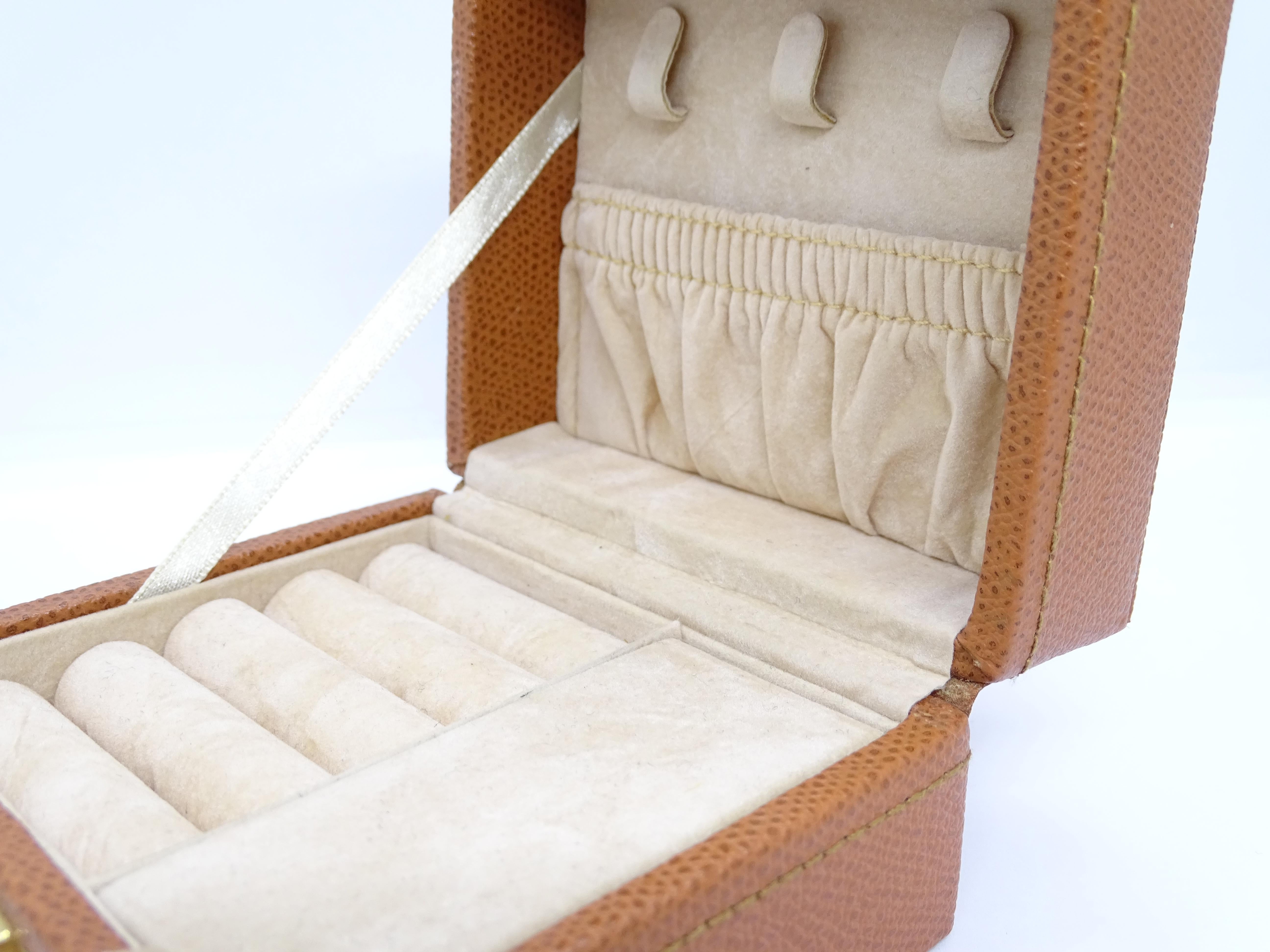 Salvador Bachiller Camel  briefcase, jewelry box  leather gold-plated brass For Sale 11