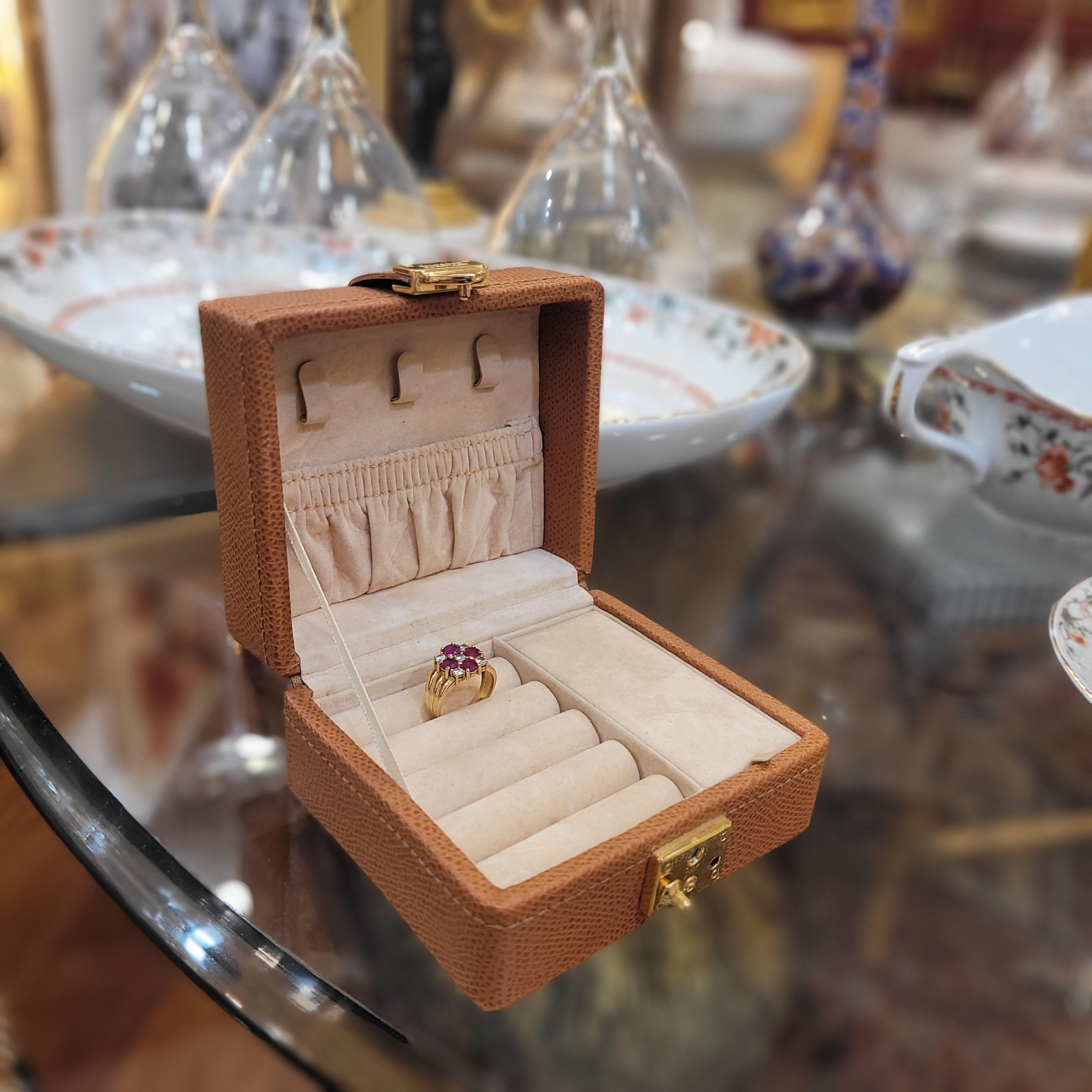 Salvador Bachiller Camel  briefcase, jewelry box  leather gold-plated brass In Good Condition For Sale In VALLADOLID, ES