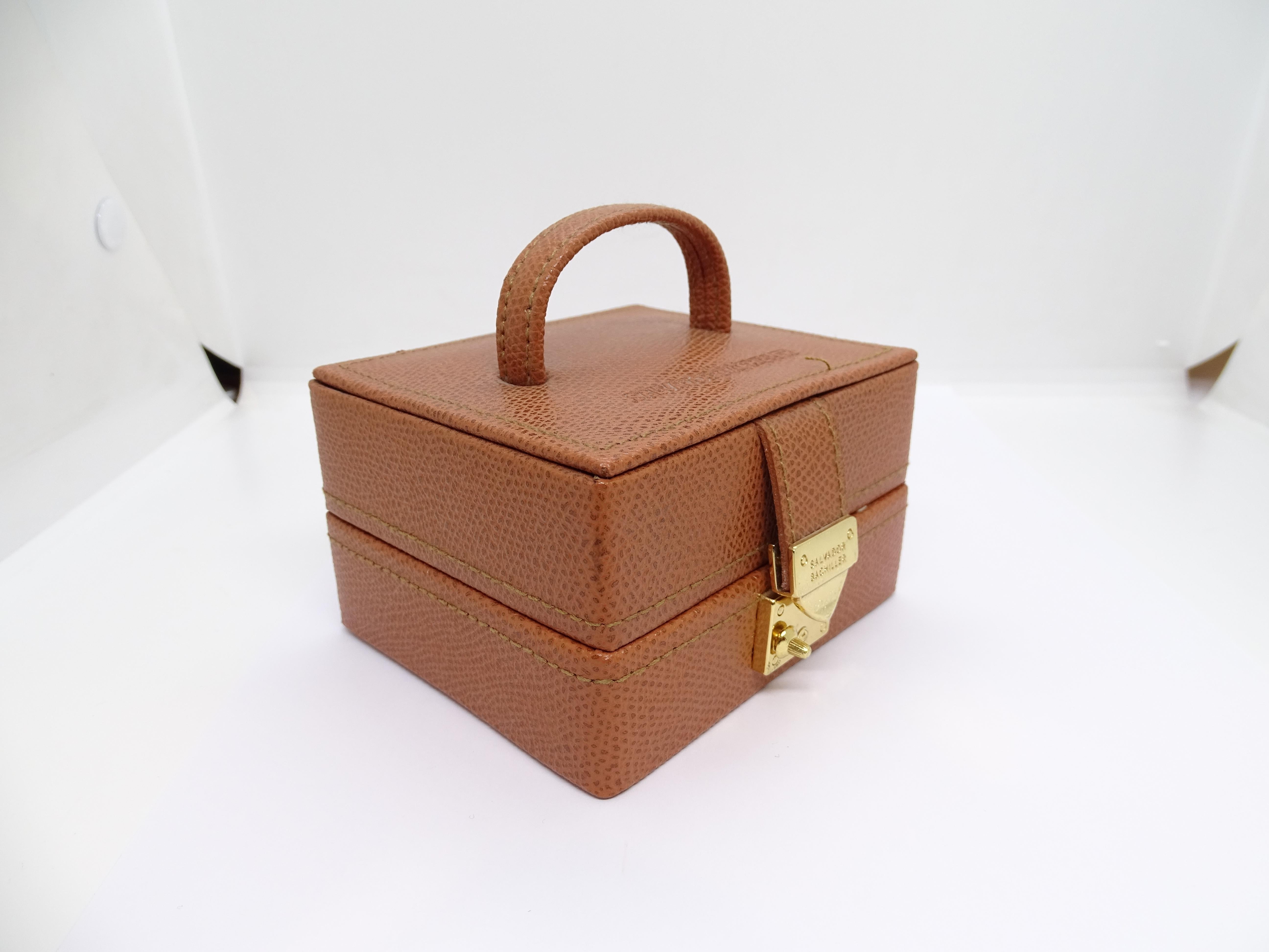 Salvador Bachiller Camel  briefcase, jewelry box  leather gold-plated brass For Sale 4