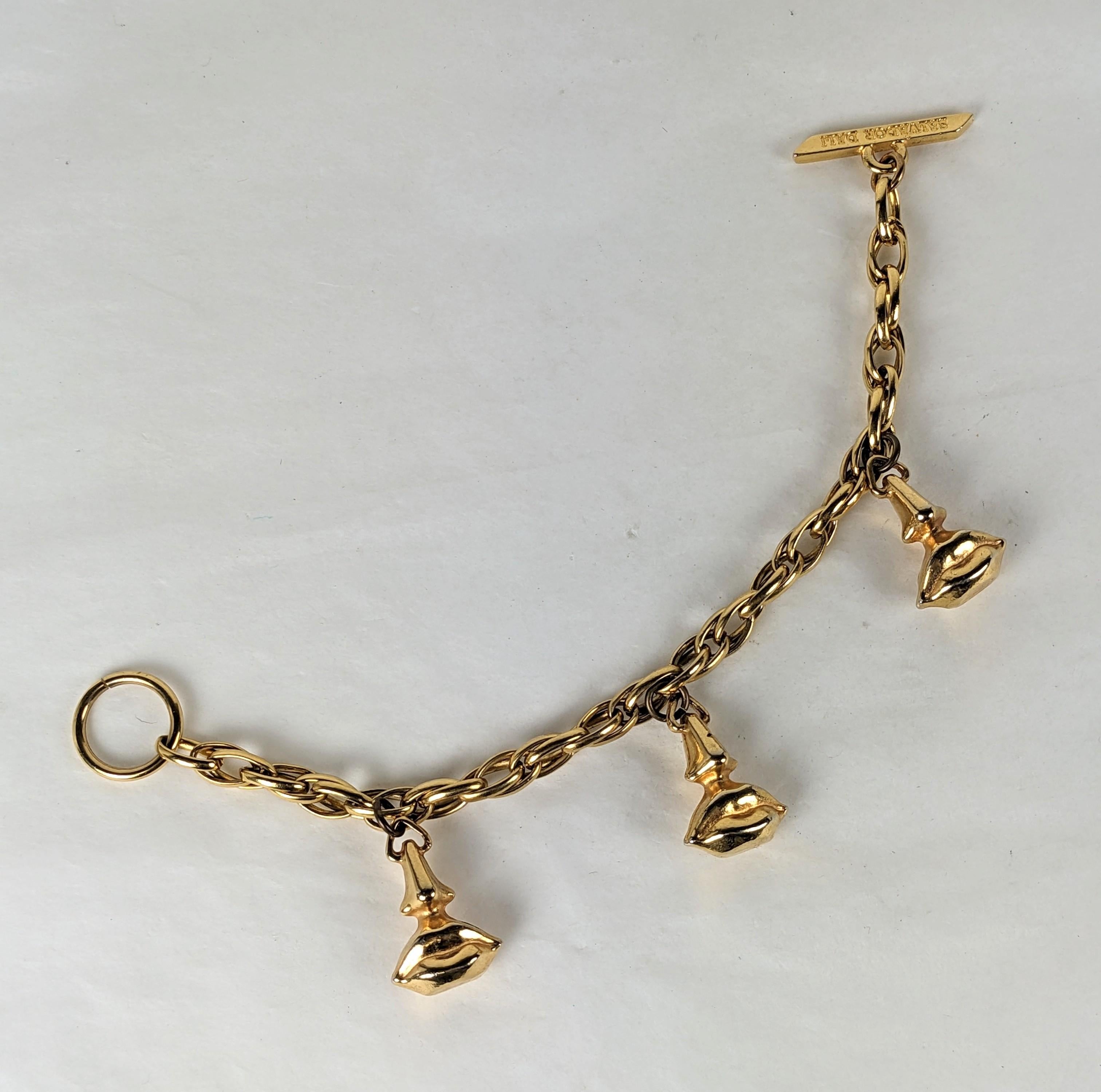 Art déco Salvador Dali - Bracelet à breloques avec pendentif Aphrodite surréaliste en vente