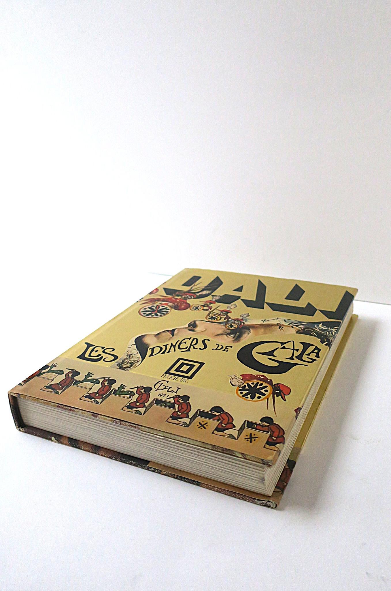 Salvador Dali Art Recipe Book, Les Diners de Gala, 1971 France, First Edition For Sale 12