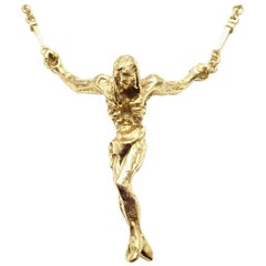 Salvador Dali, collier en or jaune représentant le Christ Saint Jean en croix