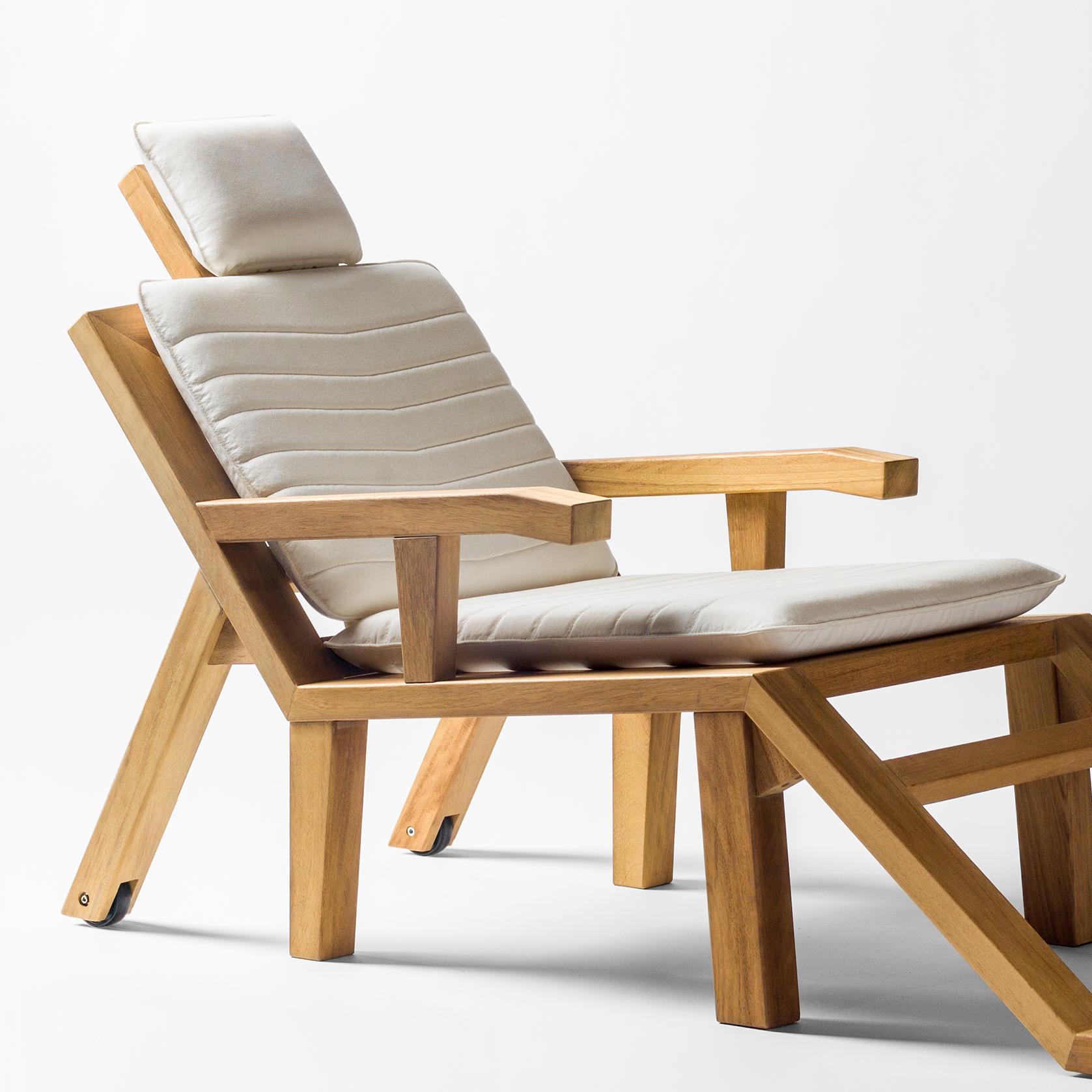Modern Salvador Dali Contemporary Portlligat Wood Sculpture Sunbed with Cushion ENVIOS
