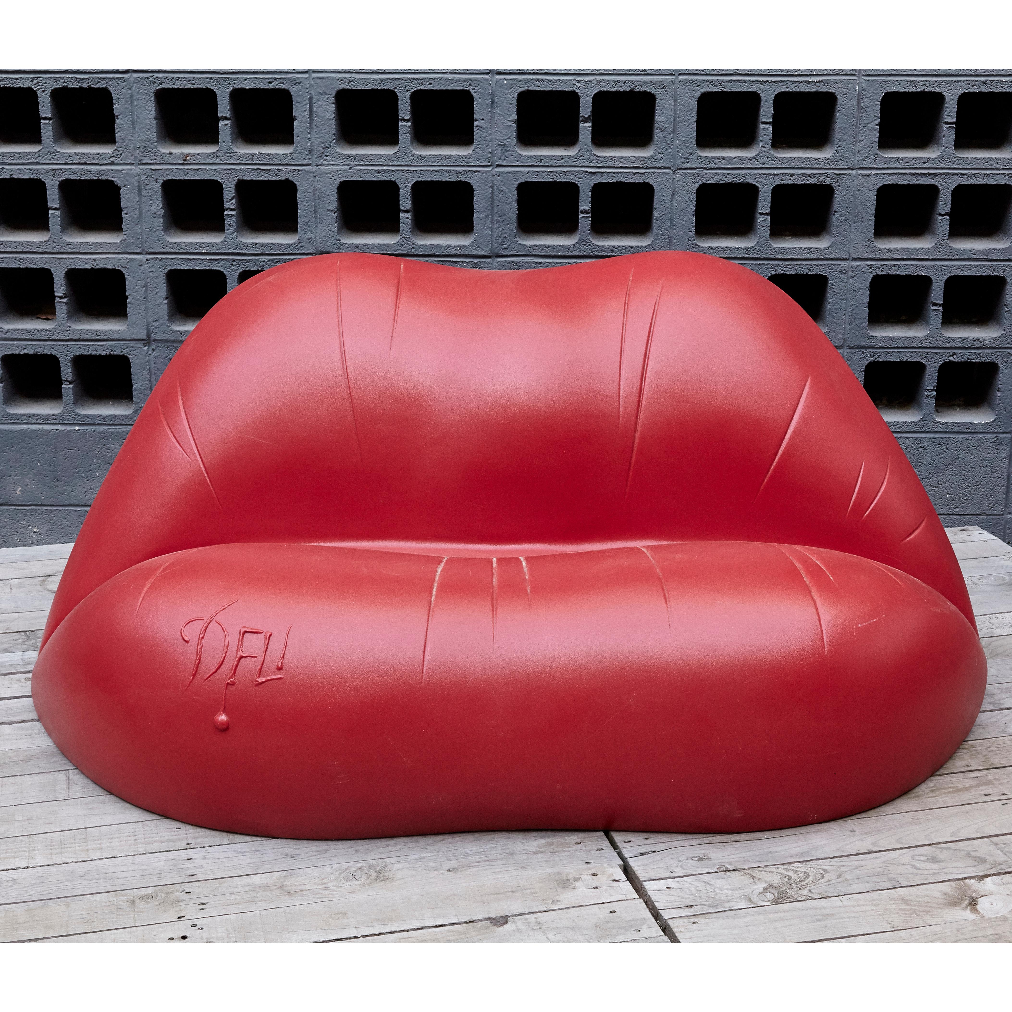 Dalilips designed by Salvador Dali for BD design.

Two-seat sofa made of polyethylene with rotational molding process. Color red.

Measures: 100 x 170 x 73 H cm.

Is the famous sofa in the shape of a mouth which the artist created together