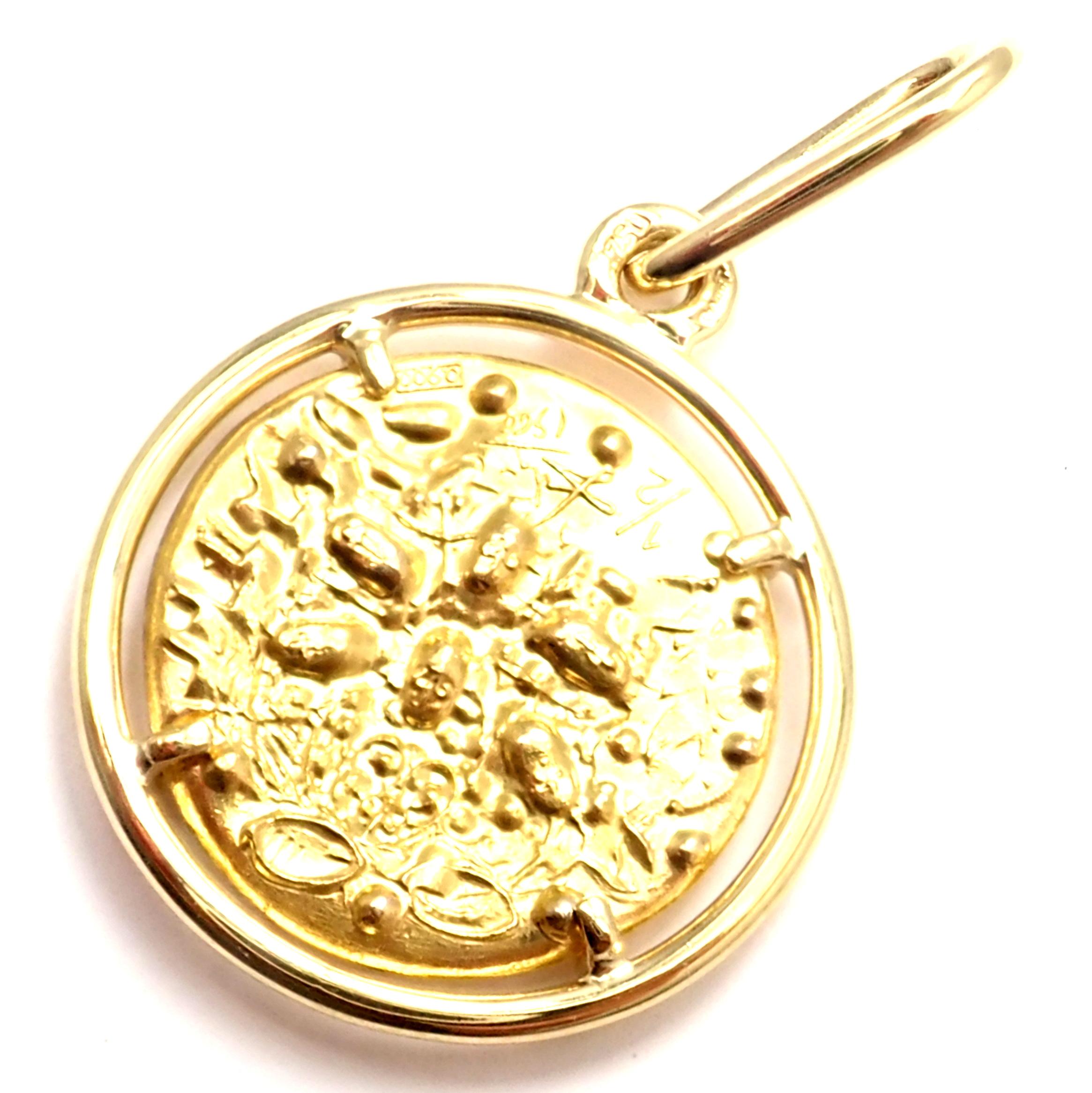 pendentif en or jaune 22k & 18k de Salvador Dali D'or pour Piaget. 
Détails : 
Mesures : 36mm x 22mm
Poids : 9.6 grammes
Poinçons estampillés : Piaget:: 750:: 0900 (pour 22k):: Dali:: 1966
*Expédition gratuite aux États-Unis*
VOTRE PRIX : 4 000
