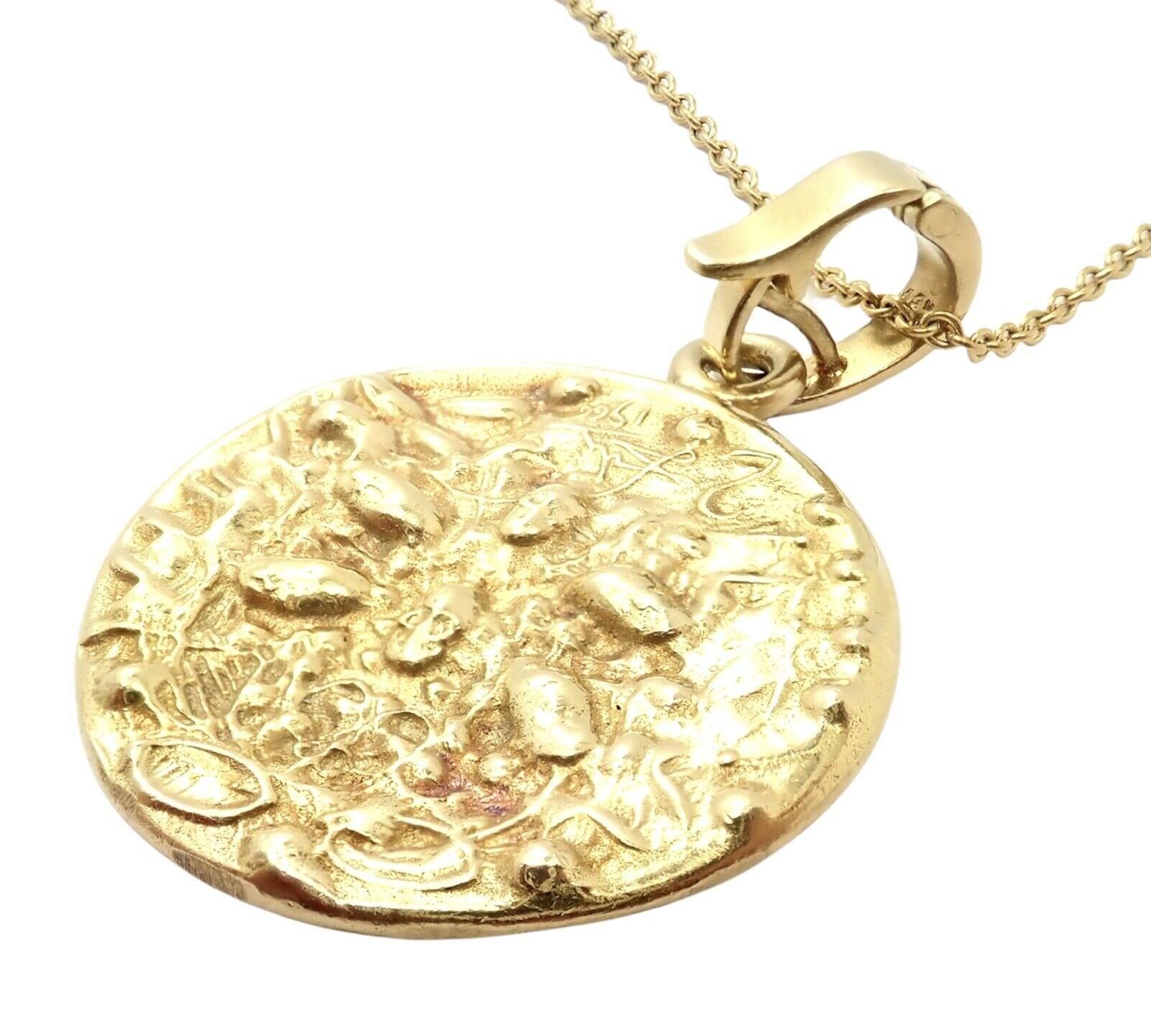 Salvador Dali D'or for Piaget Yellow Gold Pendant Necklace In Excellent Condition In Holland, PA