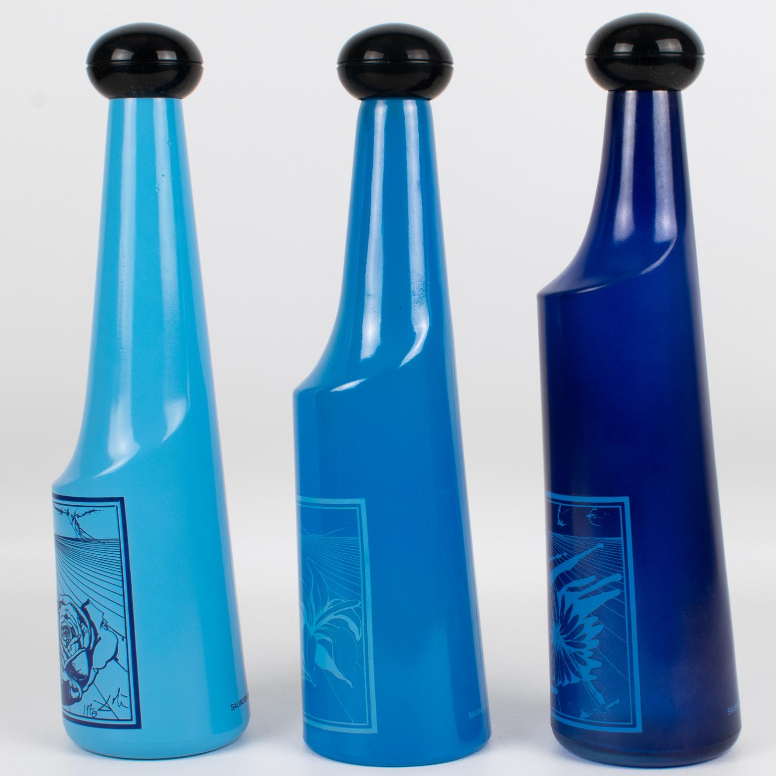 Fin du 20e siècle Ensemble de bouteilles de bar en verre bleu Salvador Dali pour Rosso Antico, Italie, années 1970 en vente