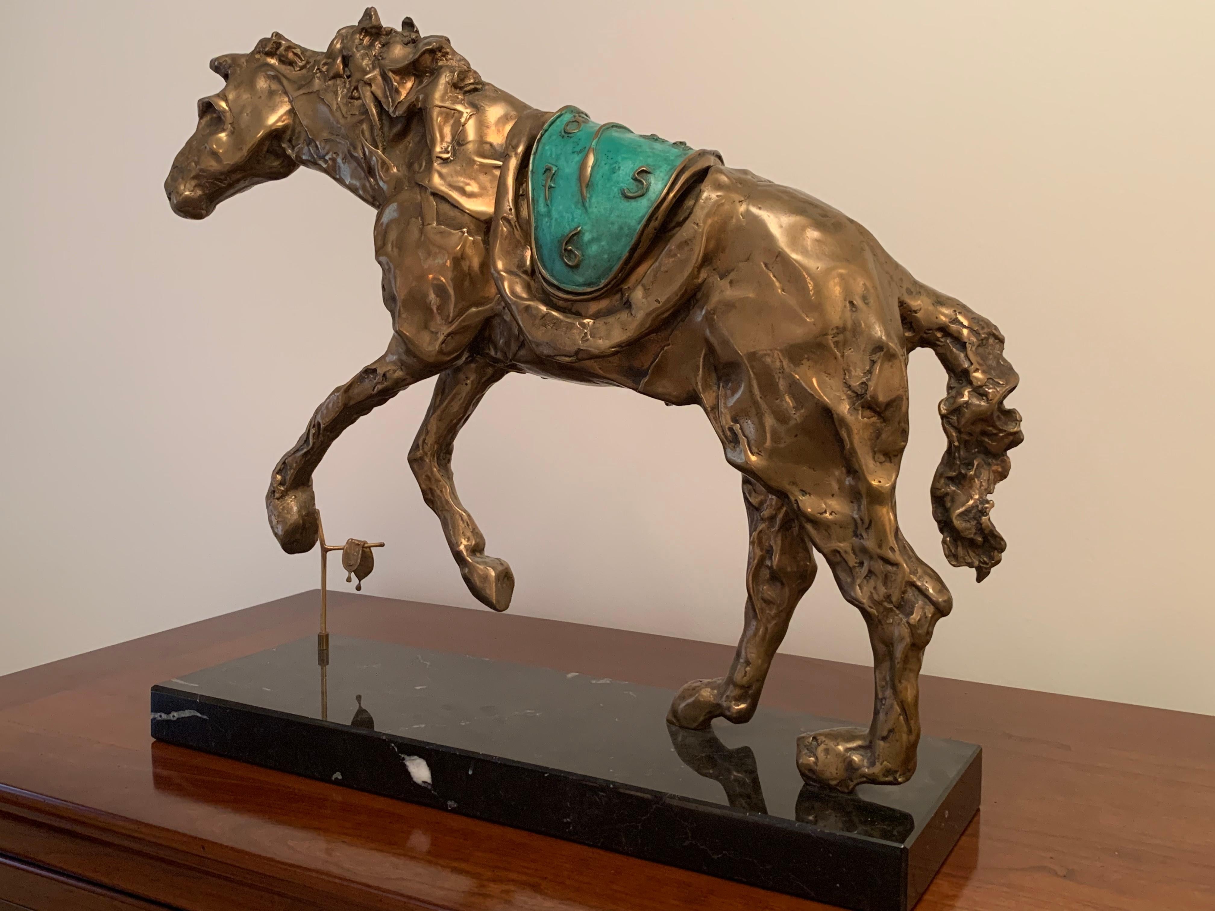 Britannico Salvador Dalì Cavallo sellato con il tempo in vendita