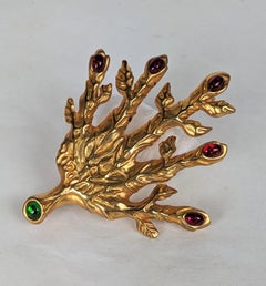 Salvador Dali-Inspired Leaf Veined Hand Brooch: Vegetal Vision