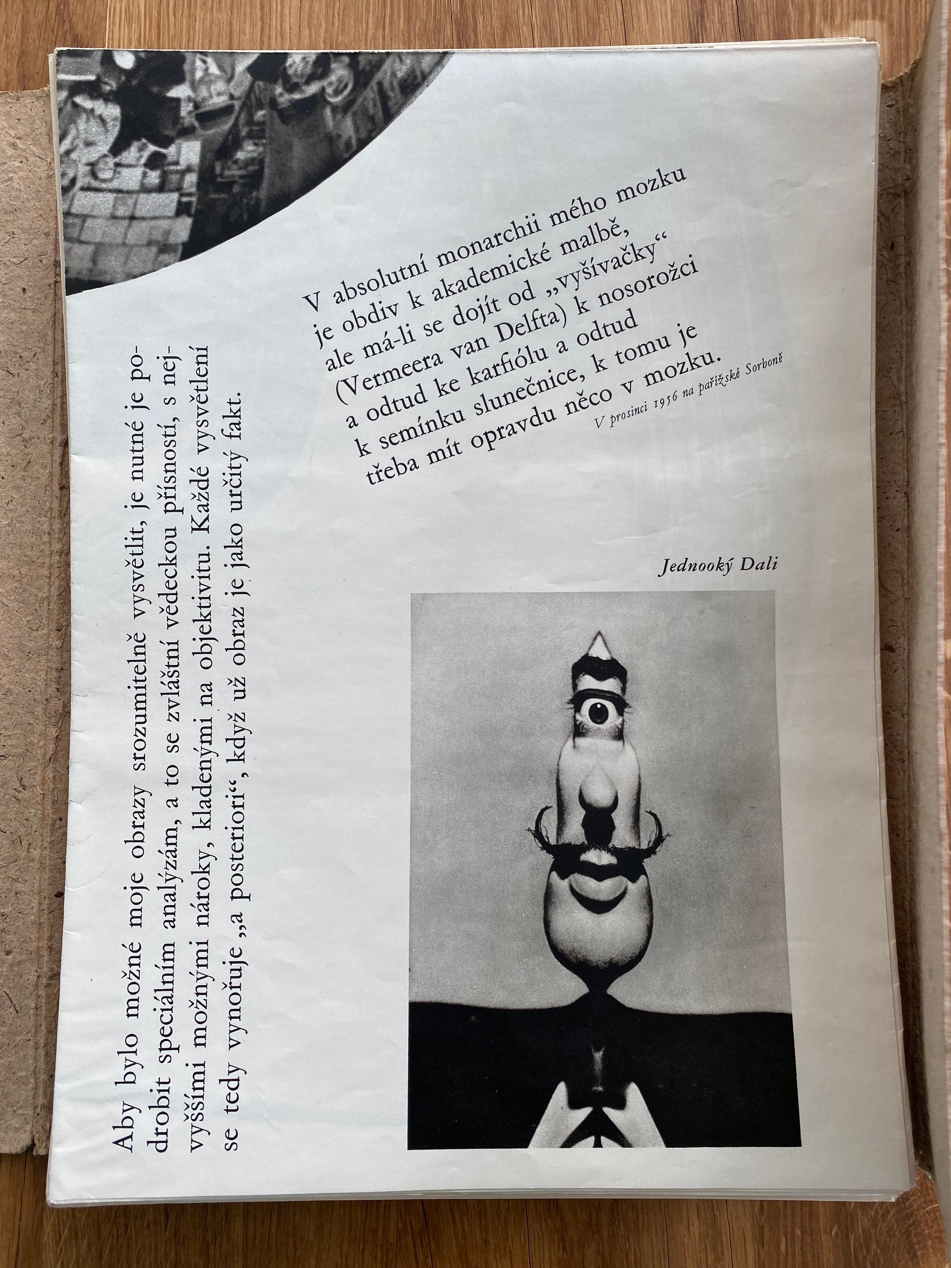 Salvador Dali 
Portfolio expo Prague 1967 
Complete 
Excellent condition 
. Original exhibition poster 97 x 67 cms
. 40 litho fac similes of original drawings 33.5 x 24 cms
1967
690 euros