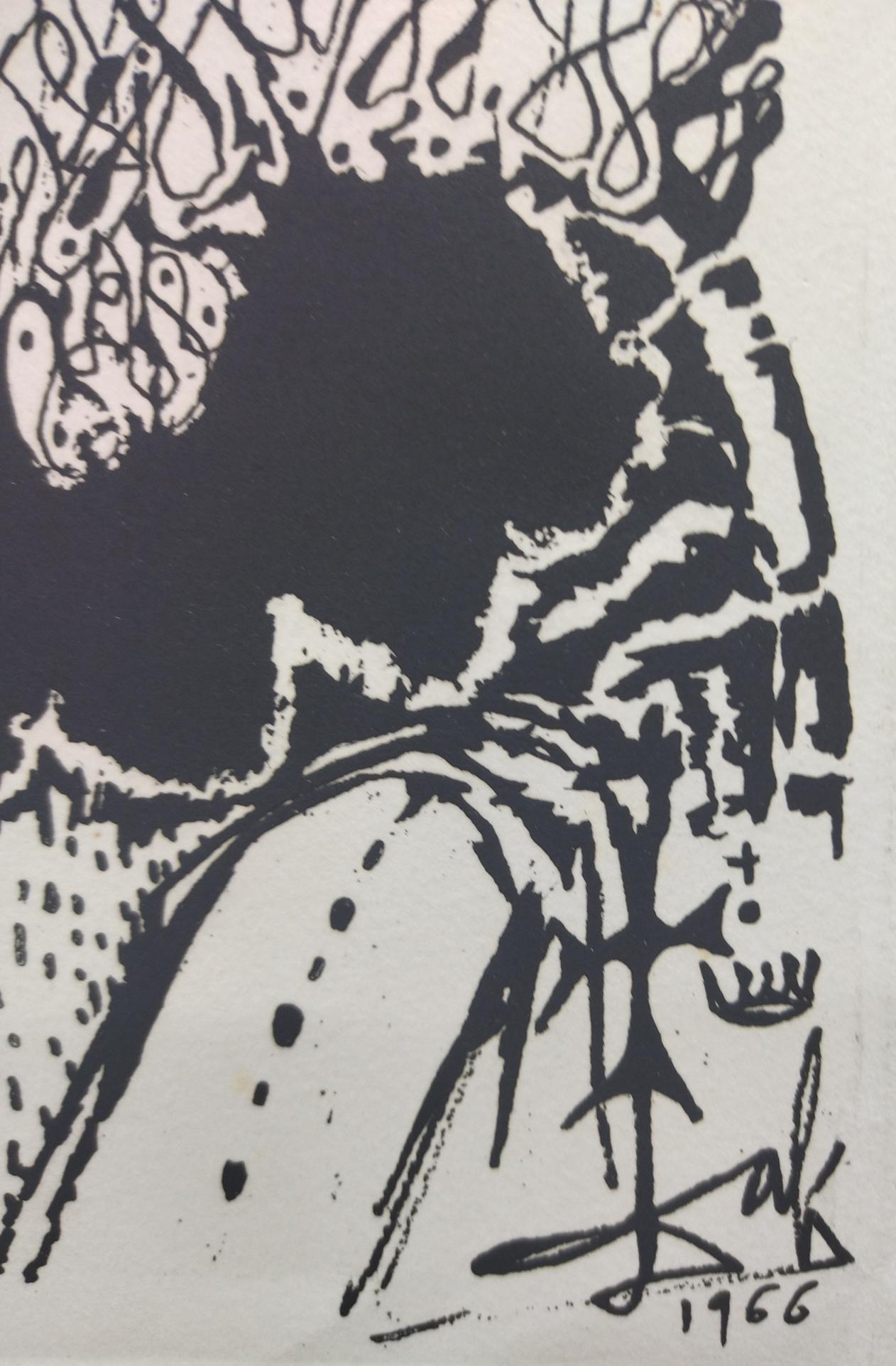 Dalí  Vertical  Grabado Retrato de Calderón en venta 6