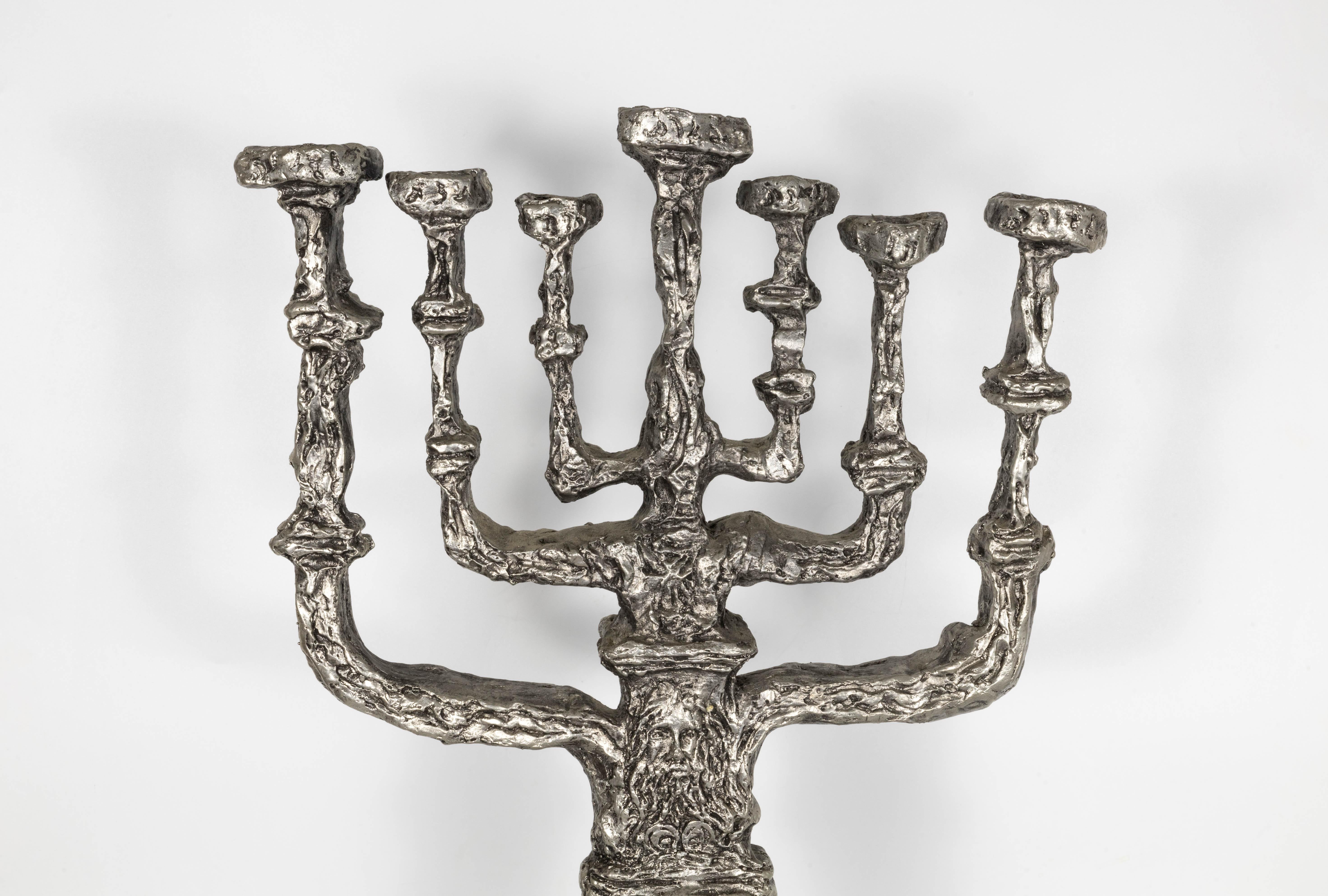 Menorah con base in pietra di Gerusalemme - Sculpture di Salvador Dalí