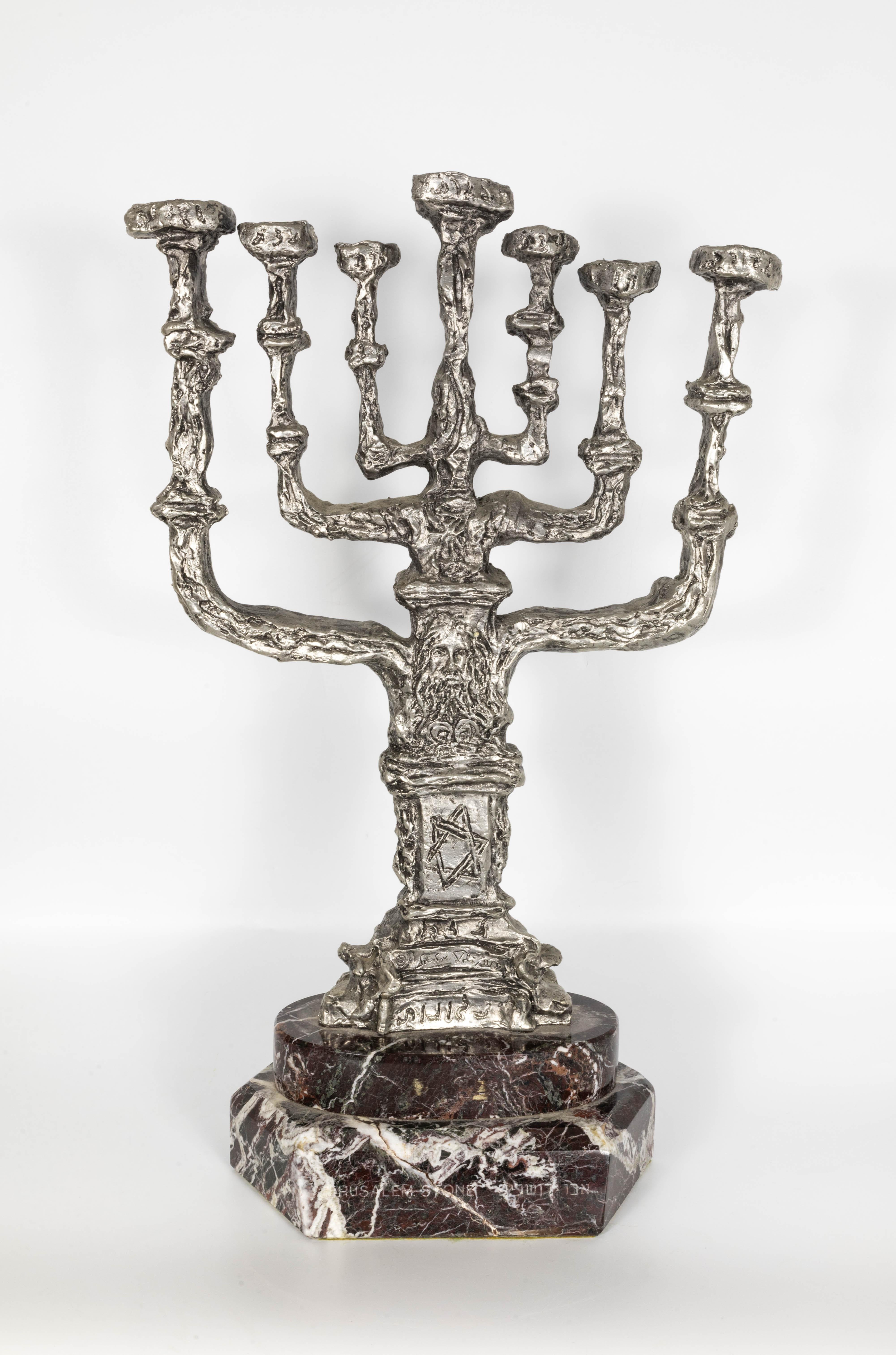 Menorah con base in pietra di Gerusalemme