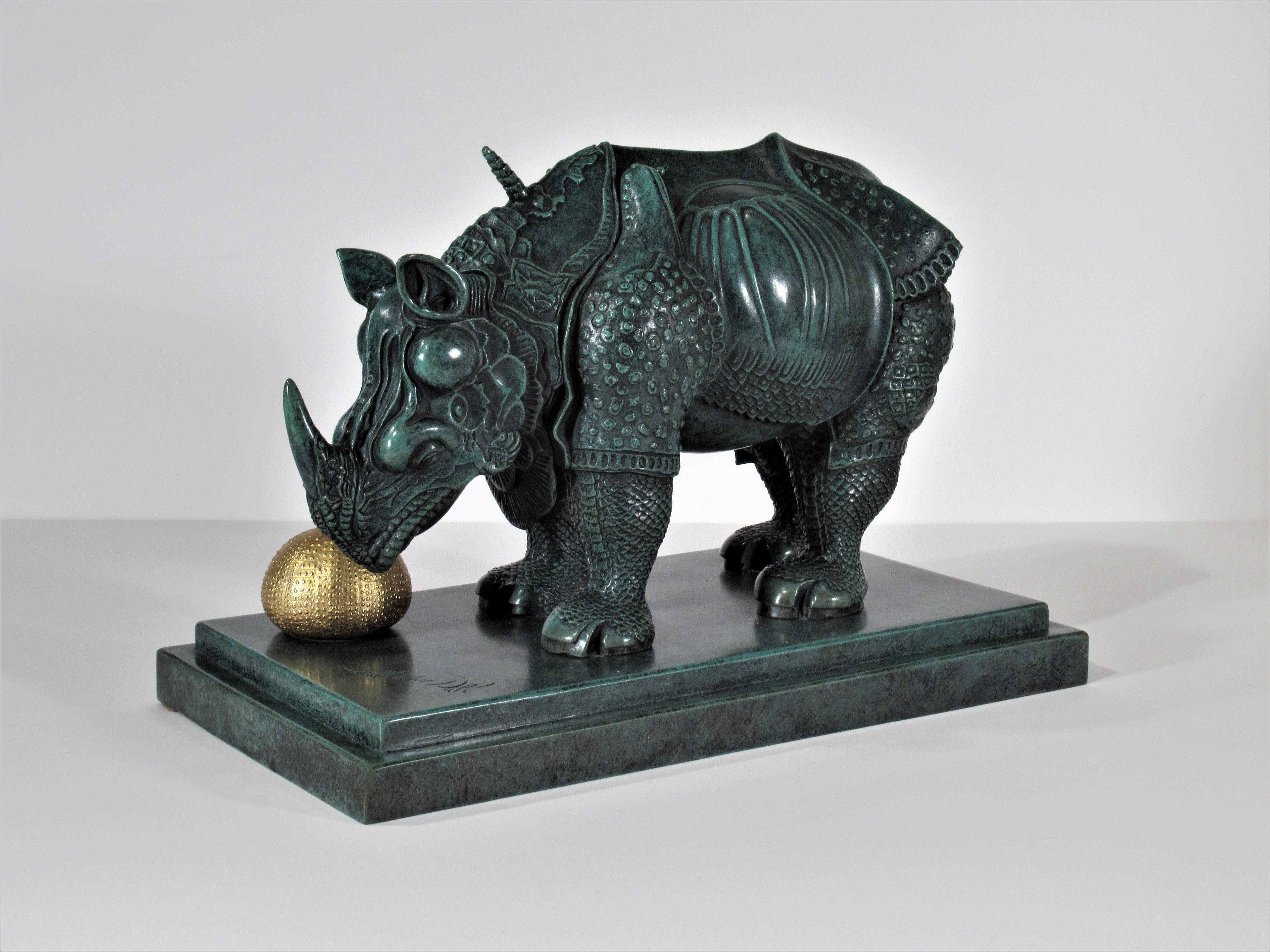 Nashorn Habille en Dentelles – Sculpture von Salvador Dalí