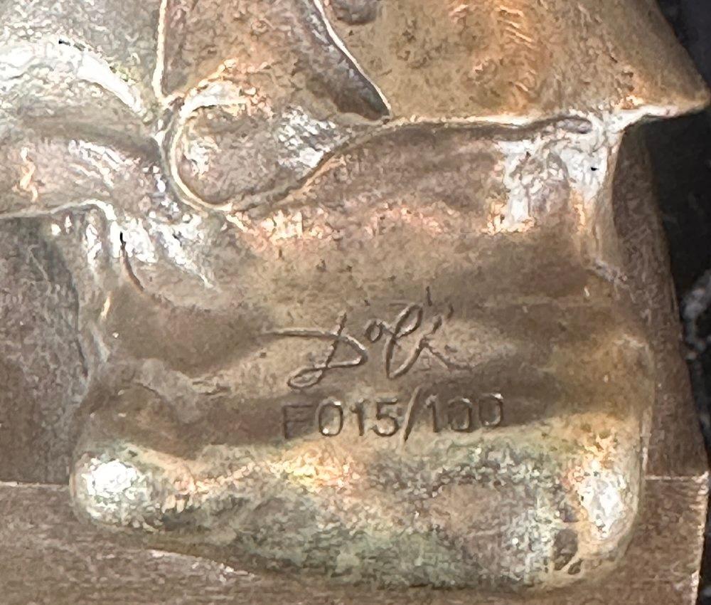 Scultura di San Narciso delle Mosche - Figurative Sculpture Oro di Salvador Dalí