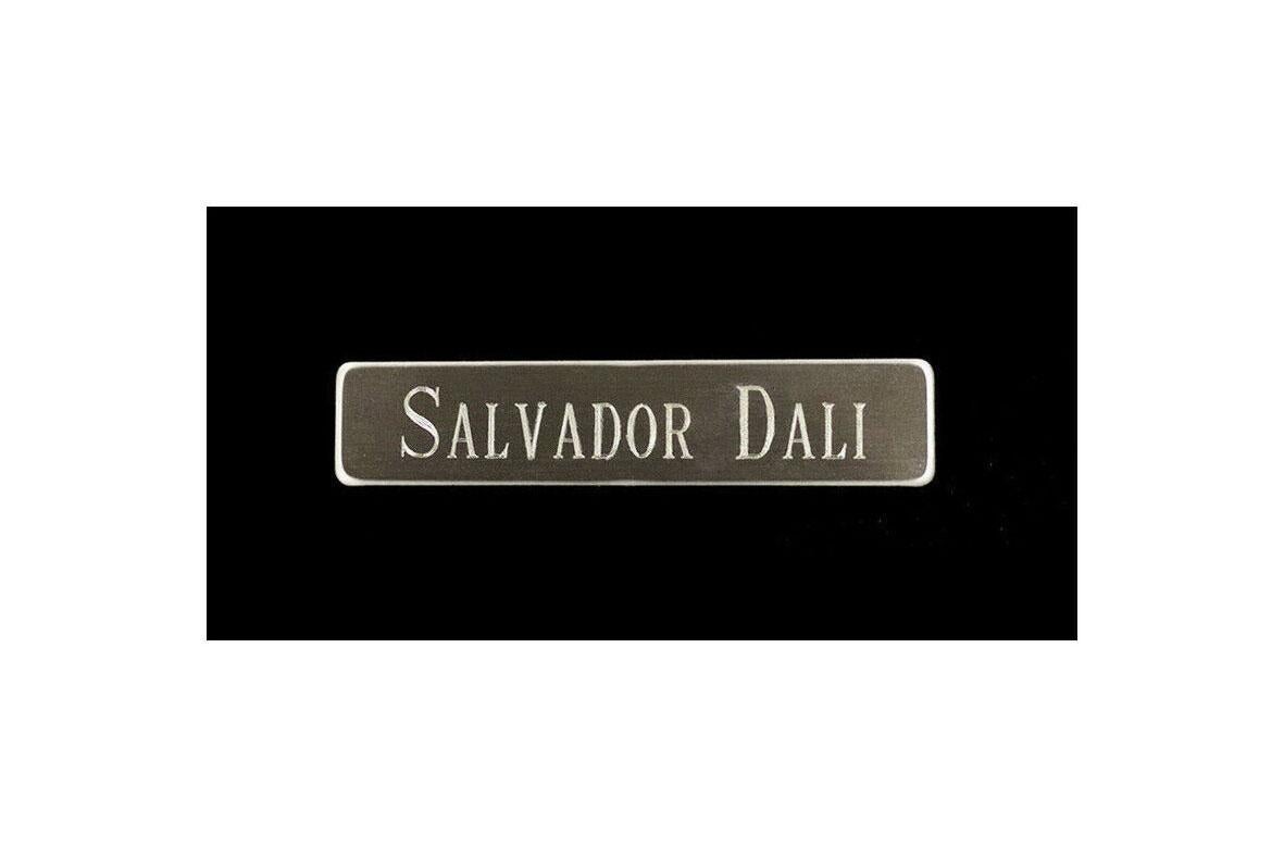 Salvador Dali Daum Blue Pate De Verre Plate Signed Triomphale Surreal Artwork For Sale 3