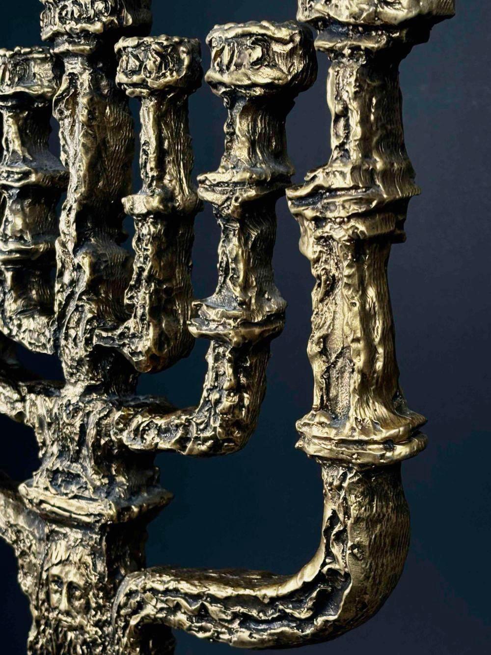 dali menorah