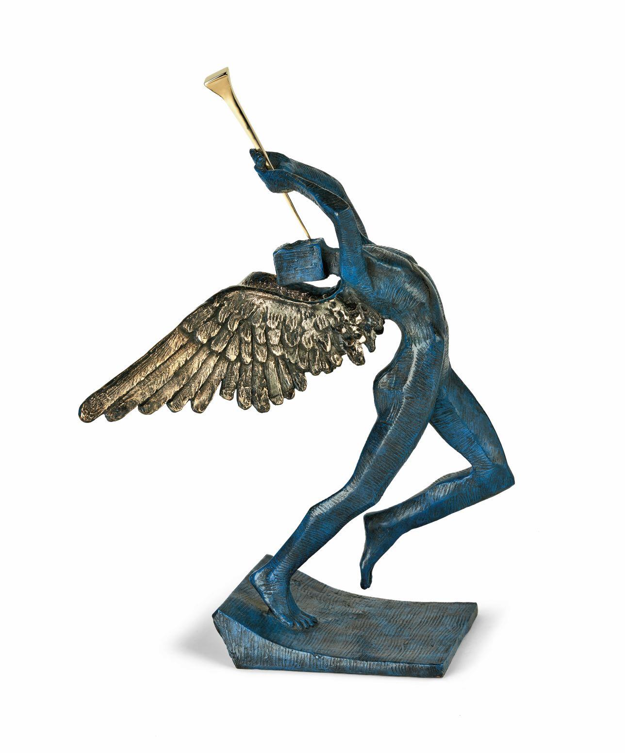 Religious imagery fascinated and intrigued Dalí throughout his lifetime. For Dalí, angels expressed grace, nobility and lightness. Dalí once said “nothing is more stimulating than the idea of an angel!”. The face and trumpet in the sculpture, echo
