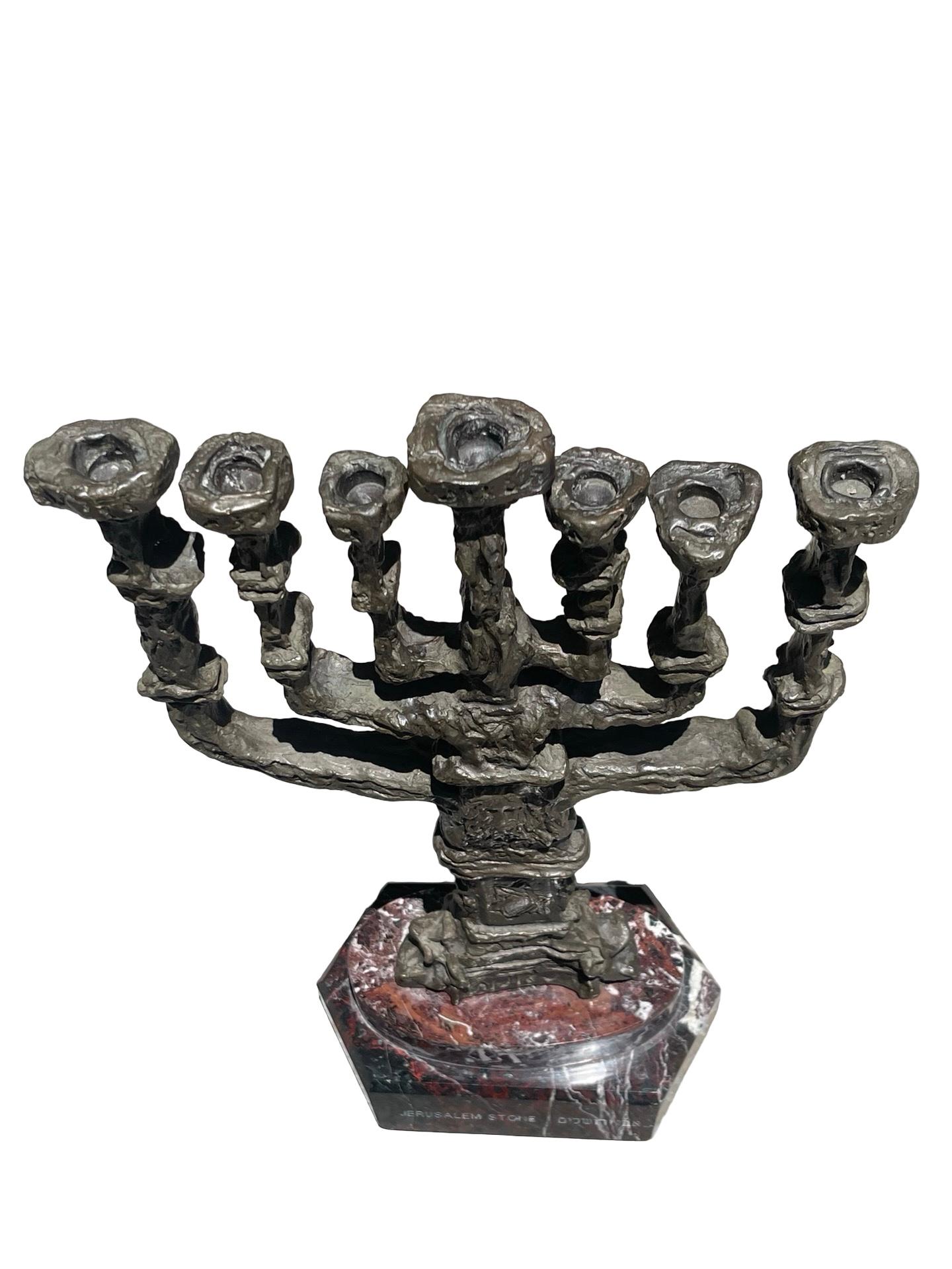 Salvador Dalí (Spanisch, 1904-1989) Friedensmenora im Zustand „Hervorragend“ im Angebot in Pasadena, CA