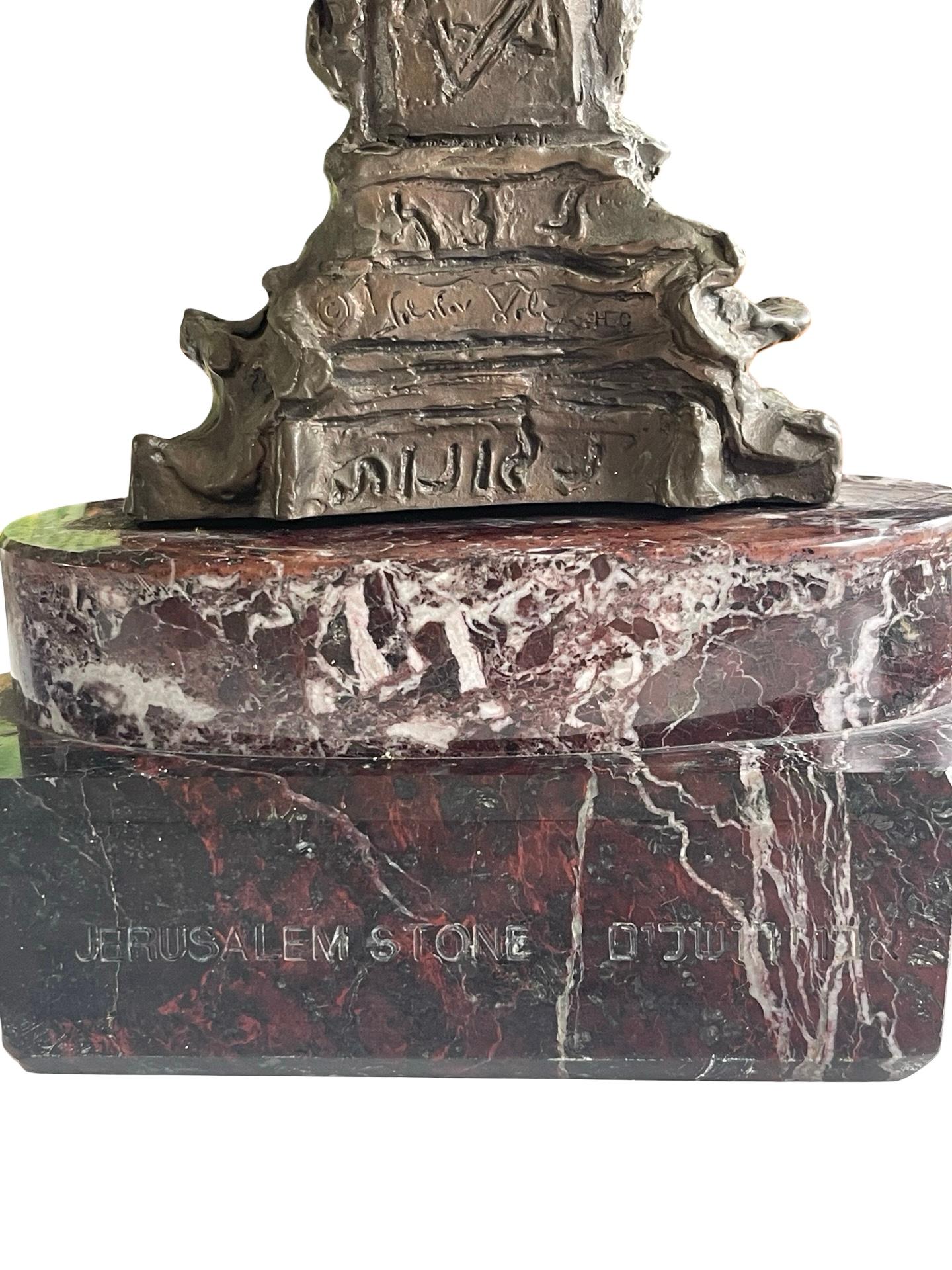 Salvador Dalí (Spanisch, 1904-1989) Friedensmenora im Angebot 2