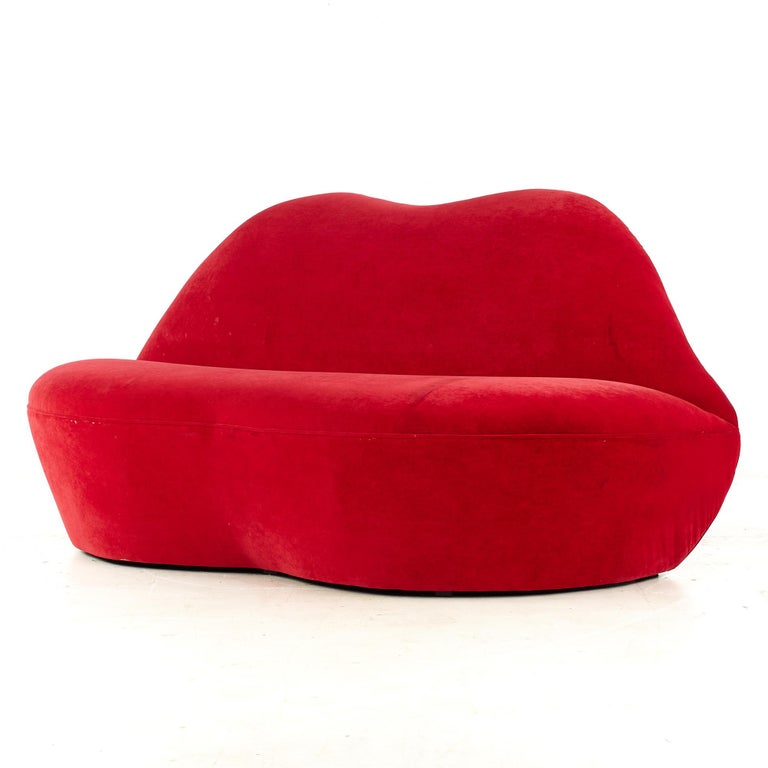 Salvador Dali Style Mid Century Lip Shaped Sofa For Sale at 1stDibs