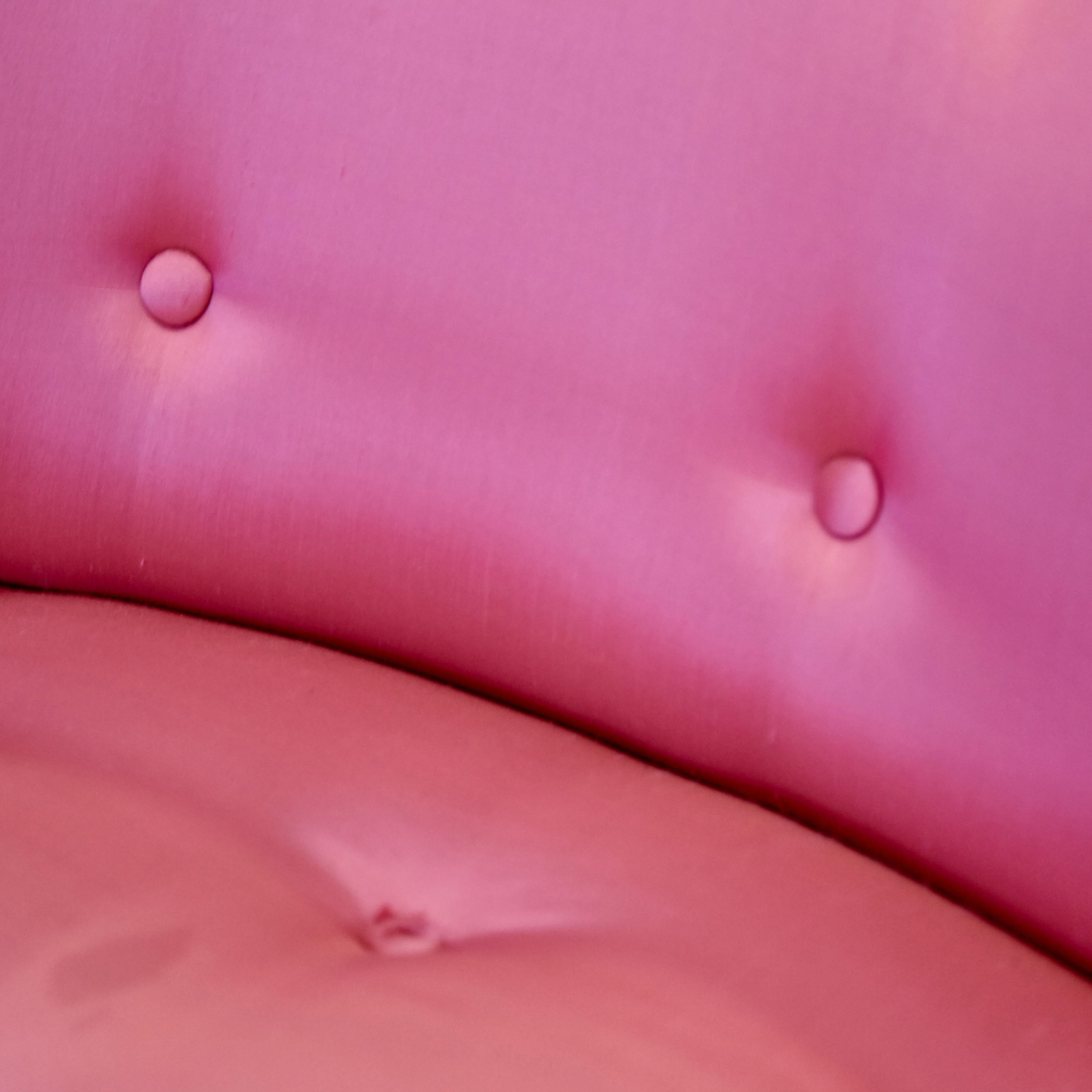 Salvador Dali Surrealist 'Vis-à-vis De Gala' Pink Upholstered Sofa, Nº 54 For Sale 7