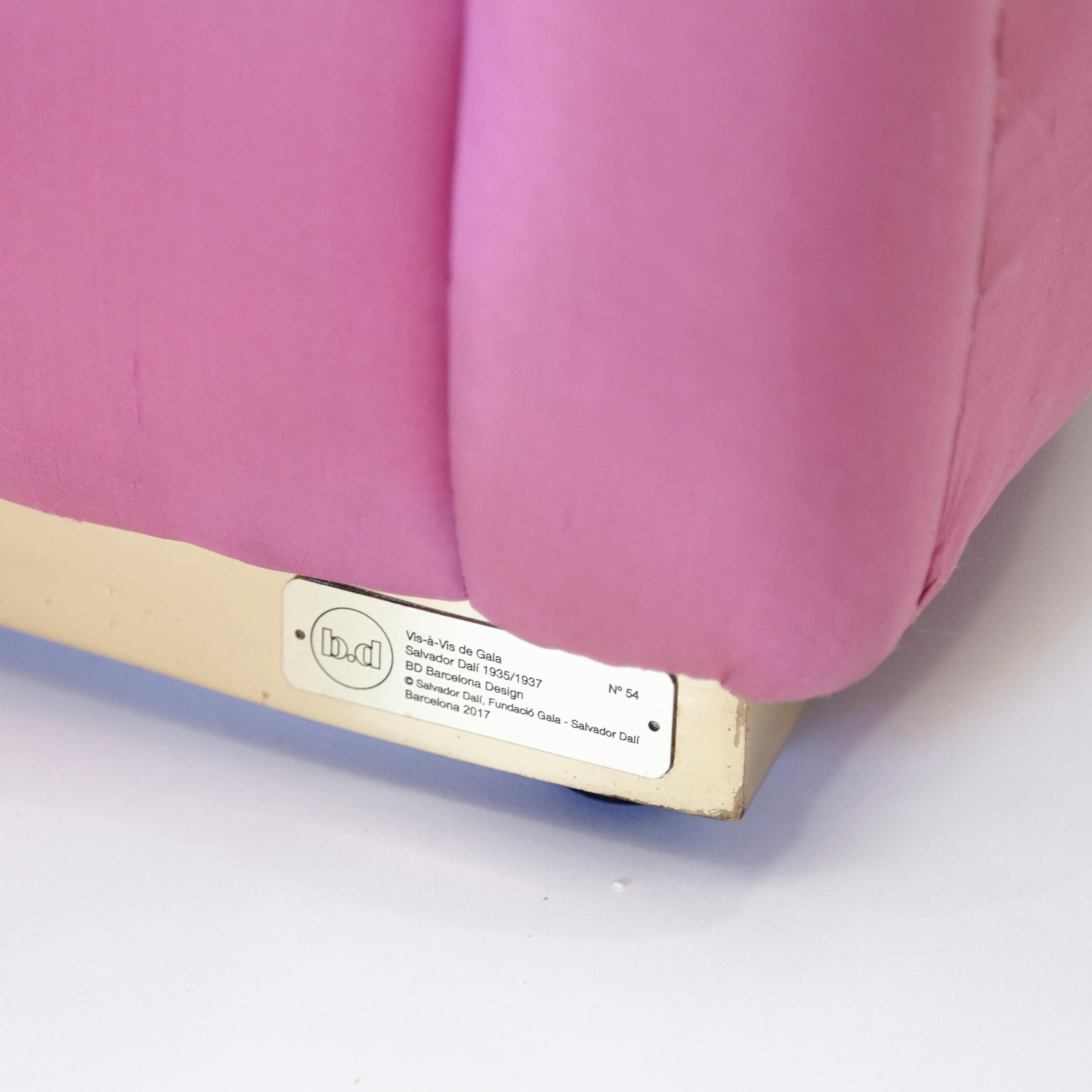 Salvador Dali Surrealist 'Vis-à-vis De Gala' Pink Upholstered Sofa, Nº 54 For Sale 11