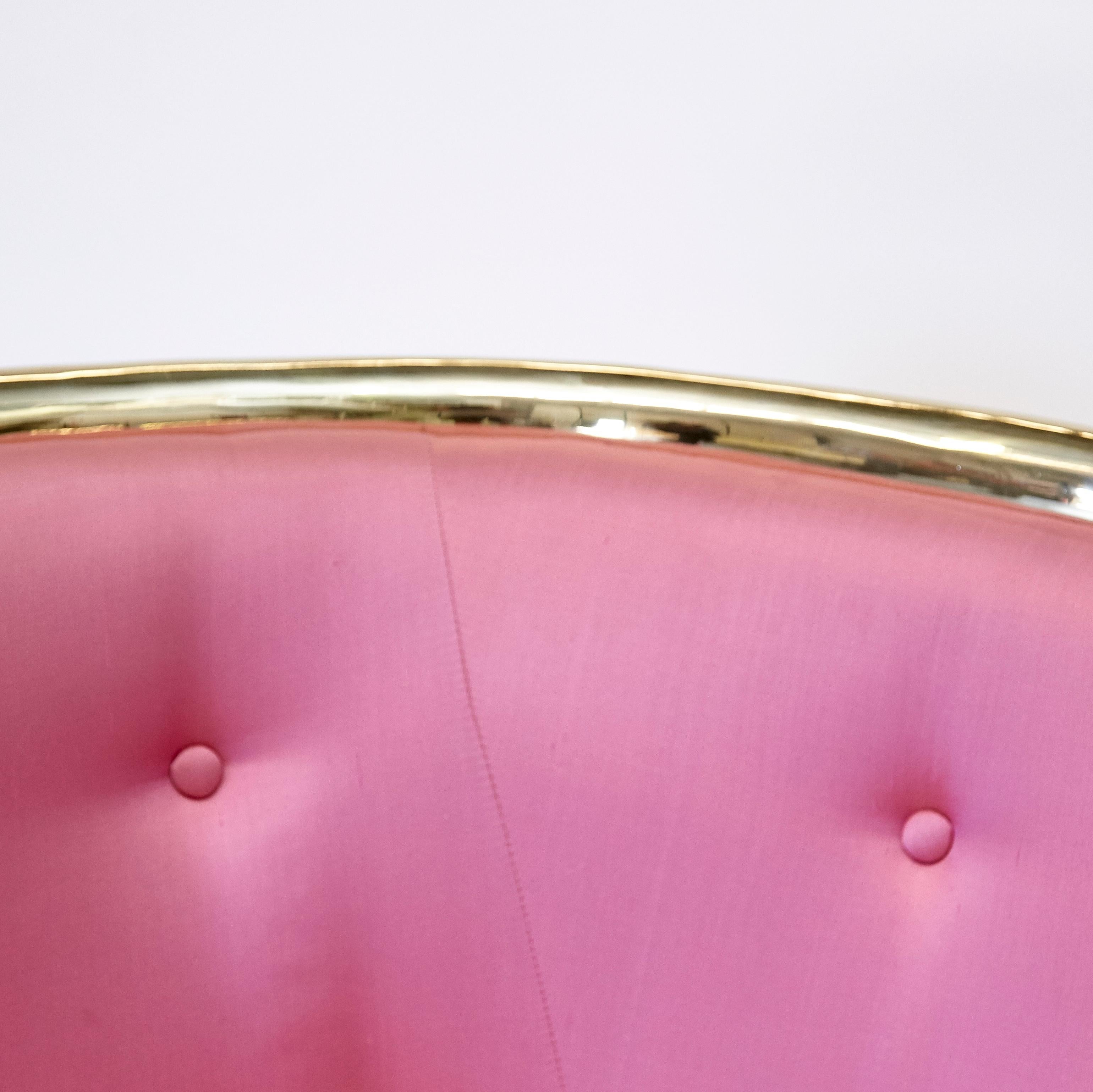 Mid-Century Modern Salvador Dali Surrealist 'Vis-à-vis De Gala' Pink Upholstered Sofa, Nº 54