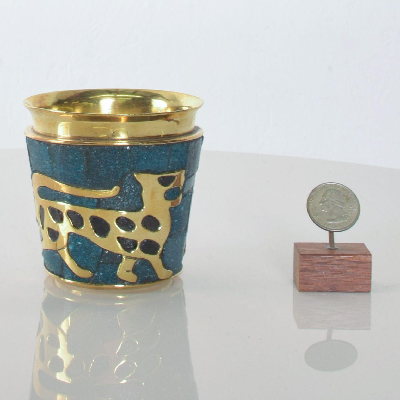 For your pleasure: a Mosaic glass Malachite and brass Tumbler Cup designed by SALVADOR TERAN around 1952. Manufactured by hand in Mexico circa 1960.

Hand wrought brass and glass mosaic in excellent original condition. Maker stamped.

Salvador