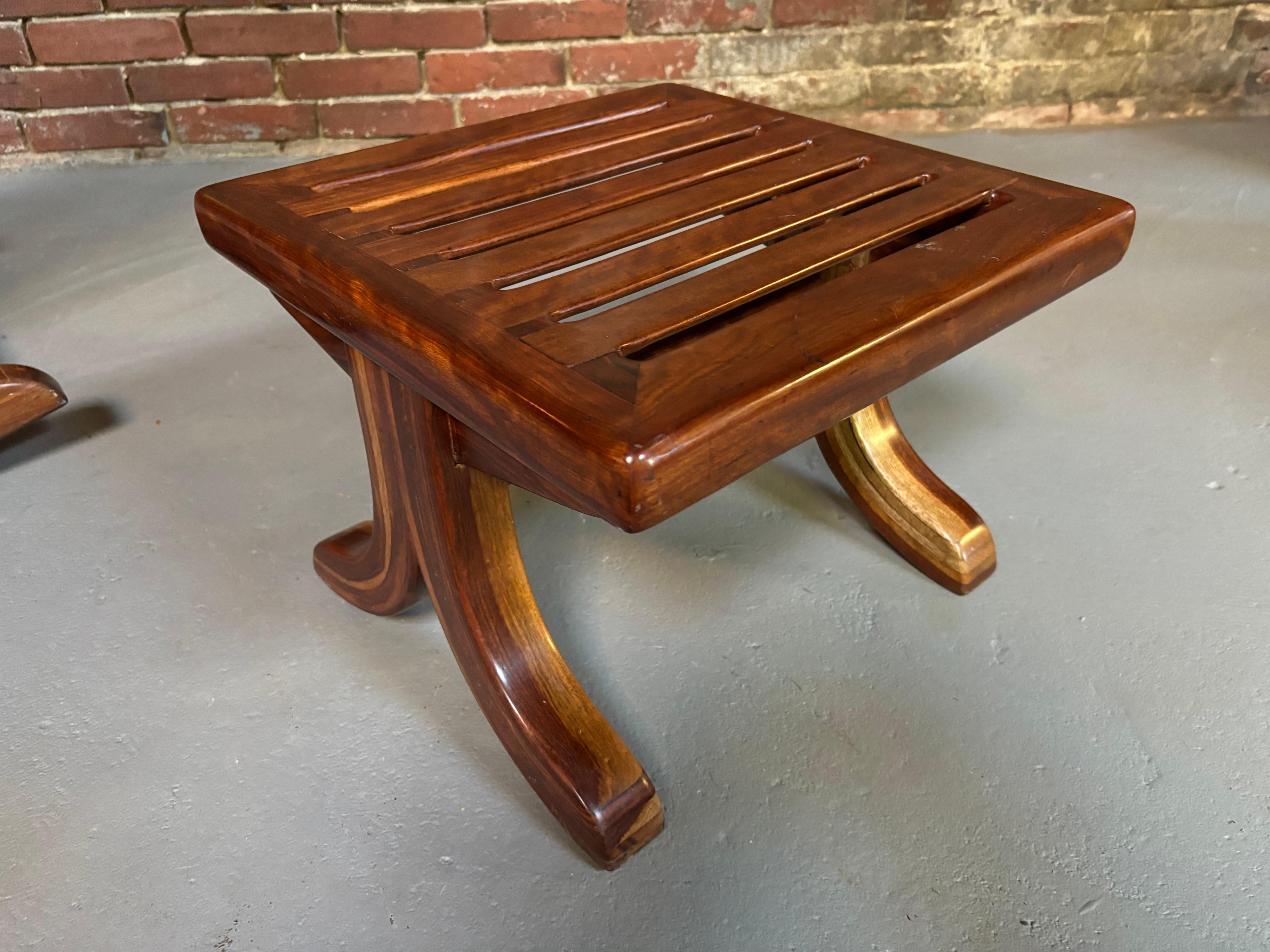 Balancín y Otomana Cantilever de Madera Exótica Salvador Vidal en venta 3