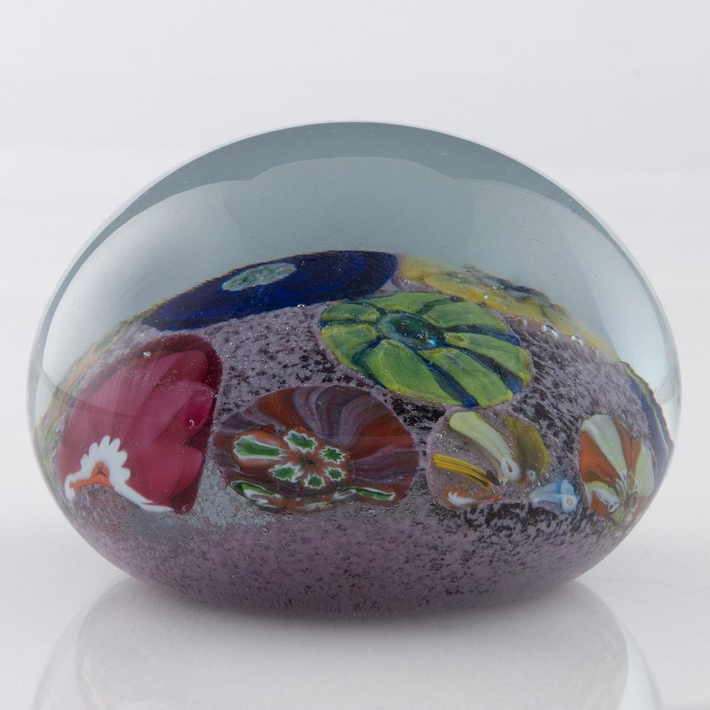 Salvador Ysart Briefbeschwerer Spaced Millefiori um 1950 im Zustand „Gut“ im Angebot in Tunbridge Wells, GB