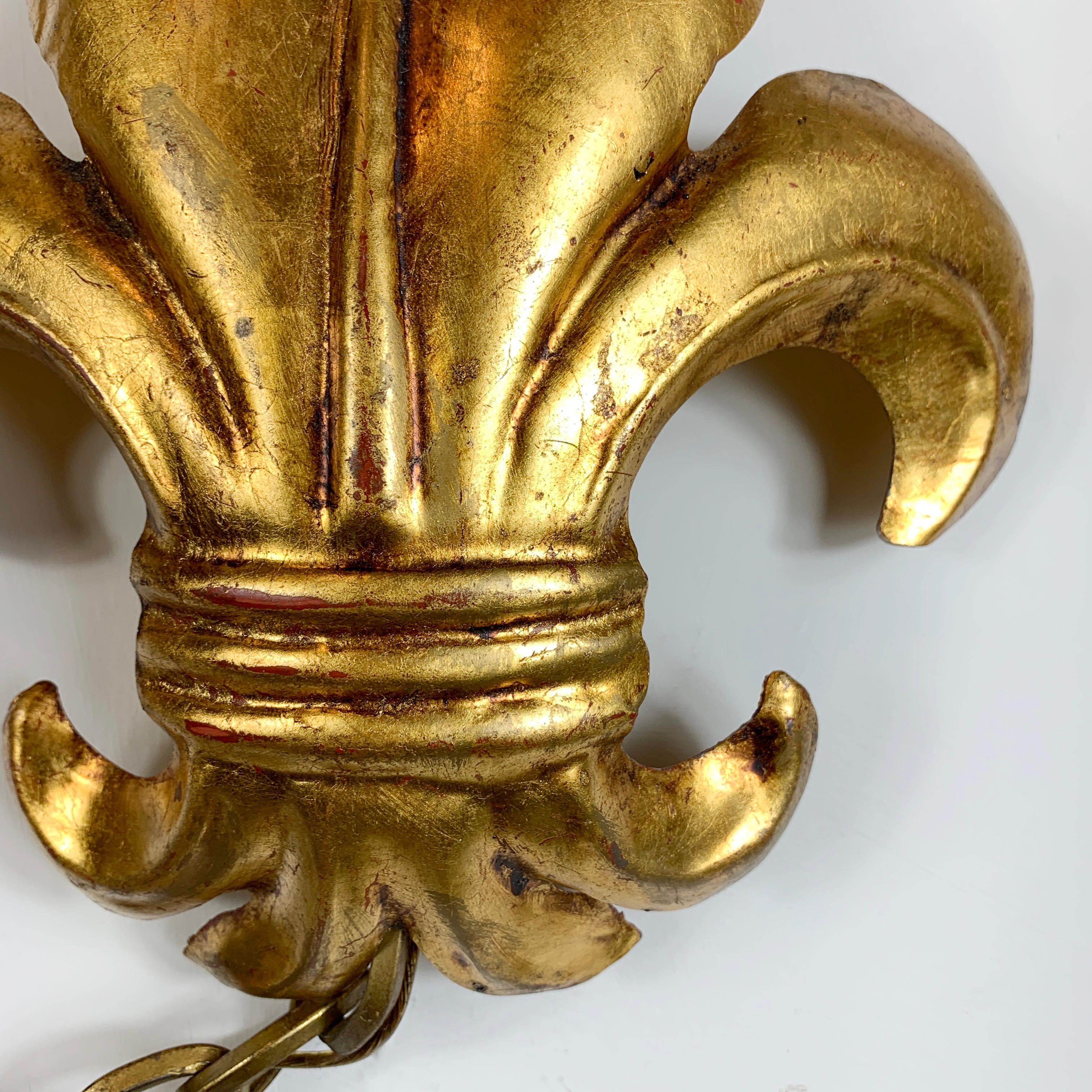 Salvadori Fleur de Lis Gold Wall Lights Italian, 1970's In Good Condition For Sale In Hastings, GB
