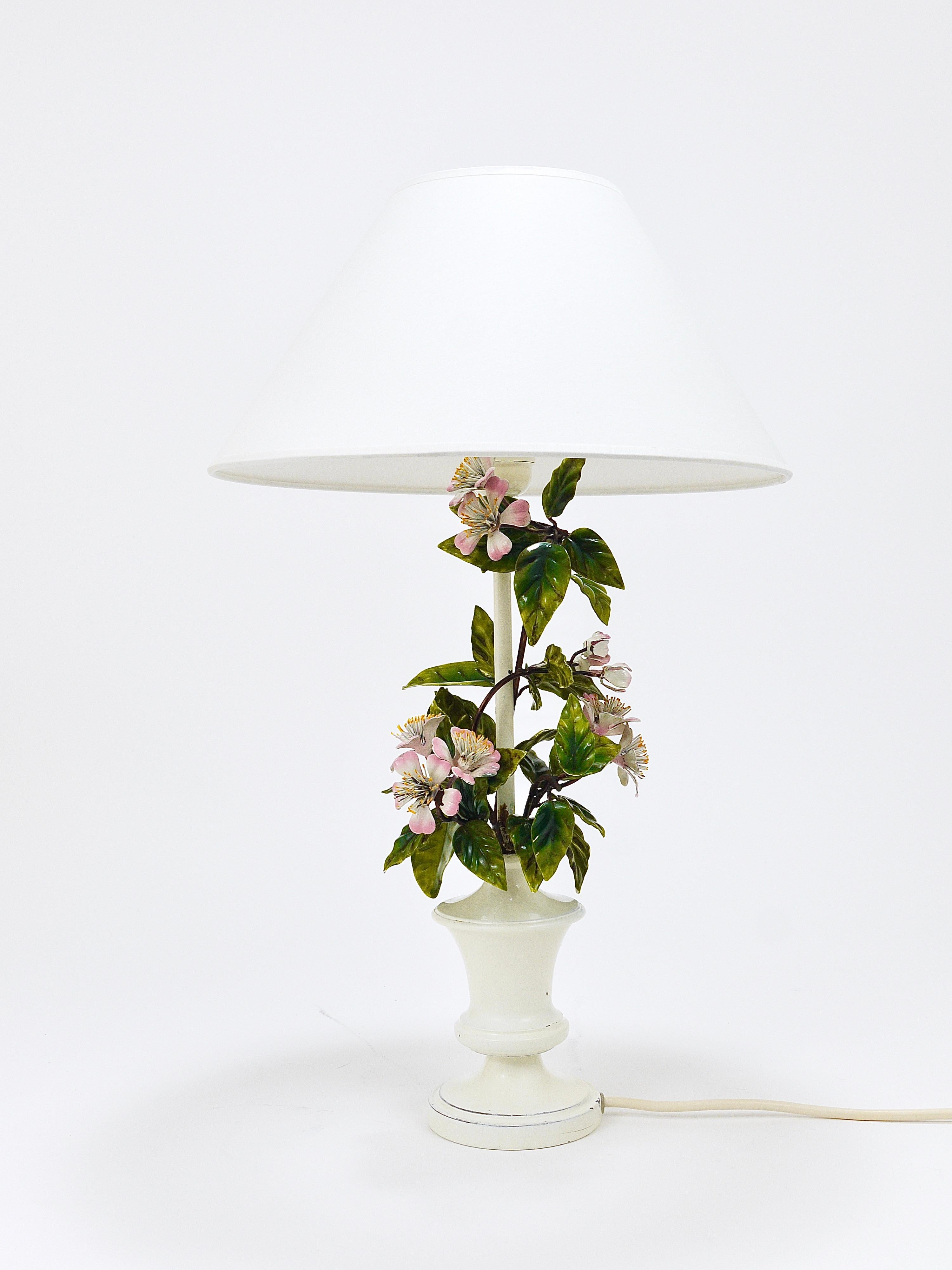 Metal Salvadori Hand Painted Wild Apple Blossom Toleware Table Lamp, Italy, 1950s For Sale