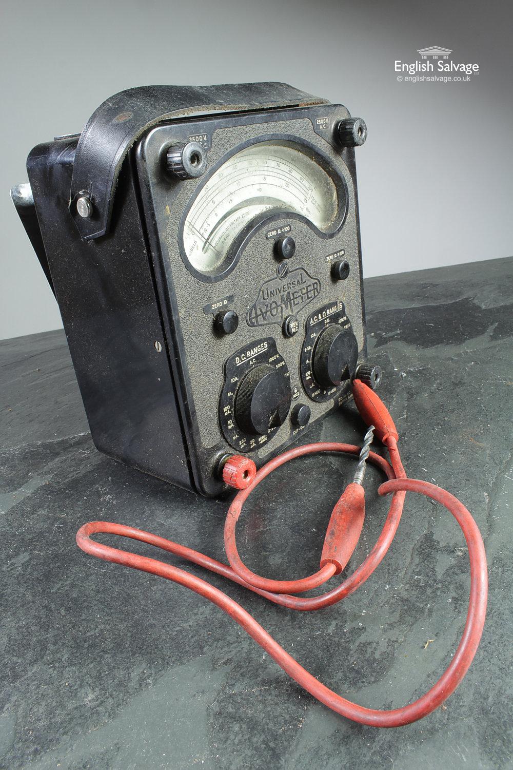 Salvaged Universal Avometer with Leather Case, 20th Century In Good Condition For Sale In London, GB