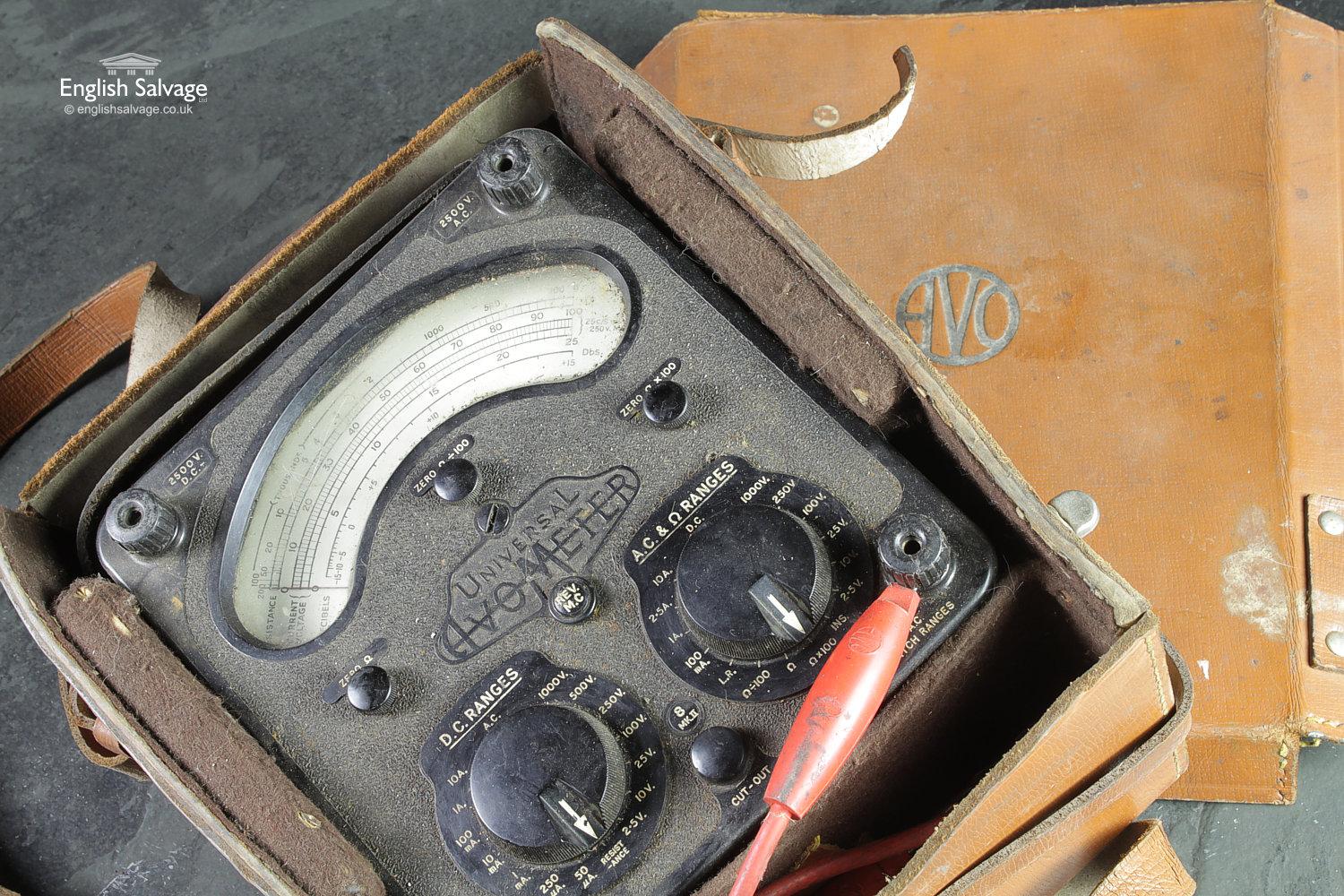 Salvaged Universal Avometer with Leather Case, 20th Century For Sale 1