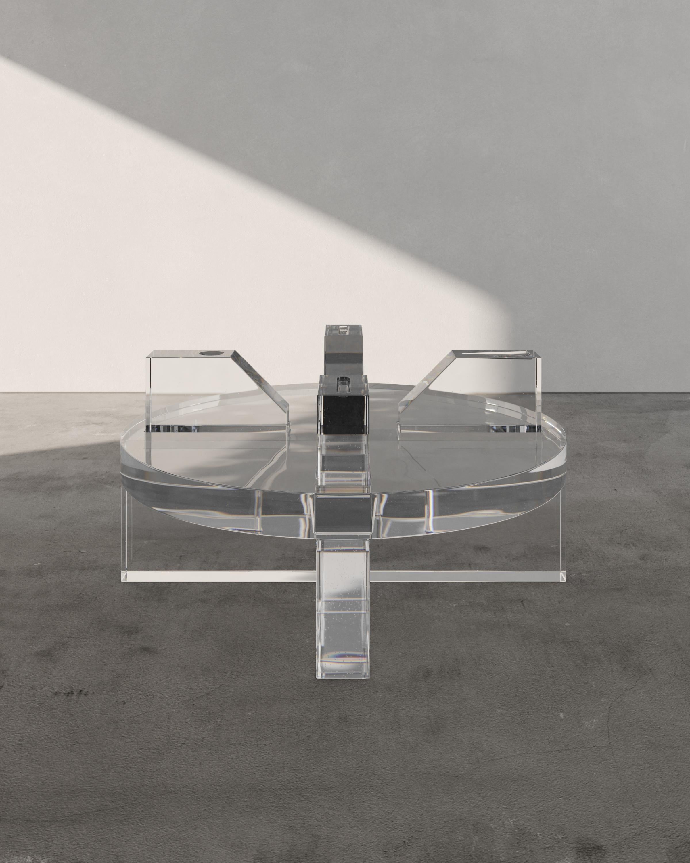 Mesa Salvatio Lounge de Studio Romell
Dimensiones: P 120 x A 60 cm
Materiales: Vidrio fundido. 

Carlos y David, originarios de Suecia, han cultivado una profunda afinidad por diversas formas de arte. Carlos y David, que viven actualmente en