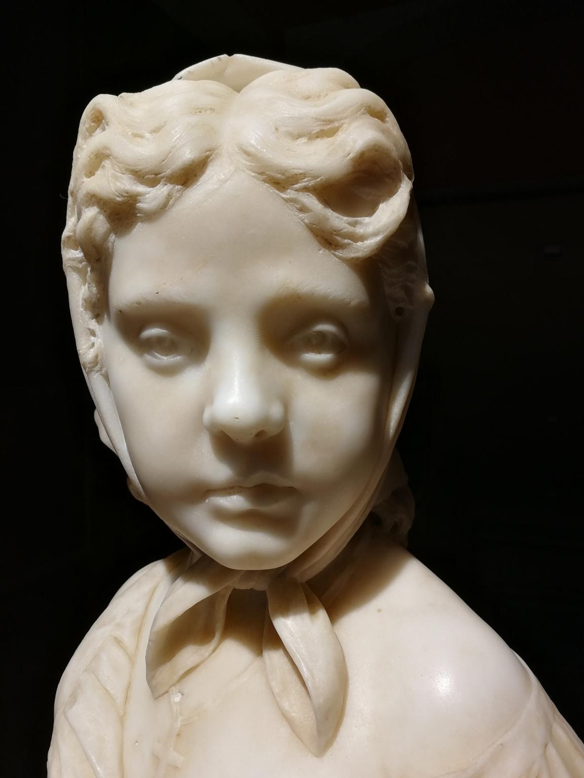 Scultura in marmo italiana ritratto di fanciulla religiosa del XIX secolo For Sale 5