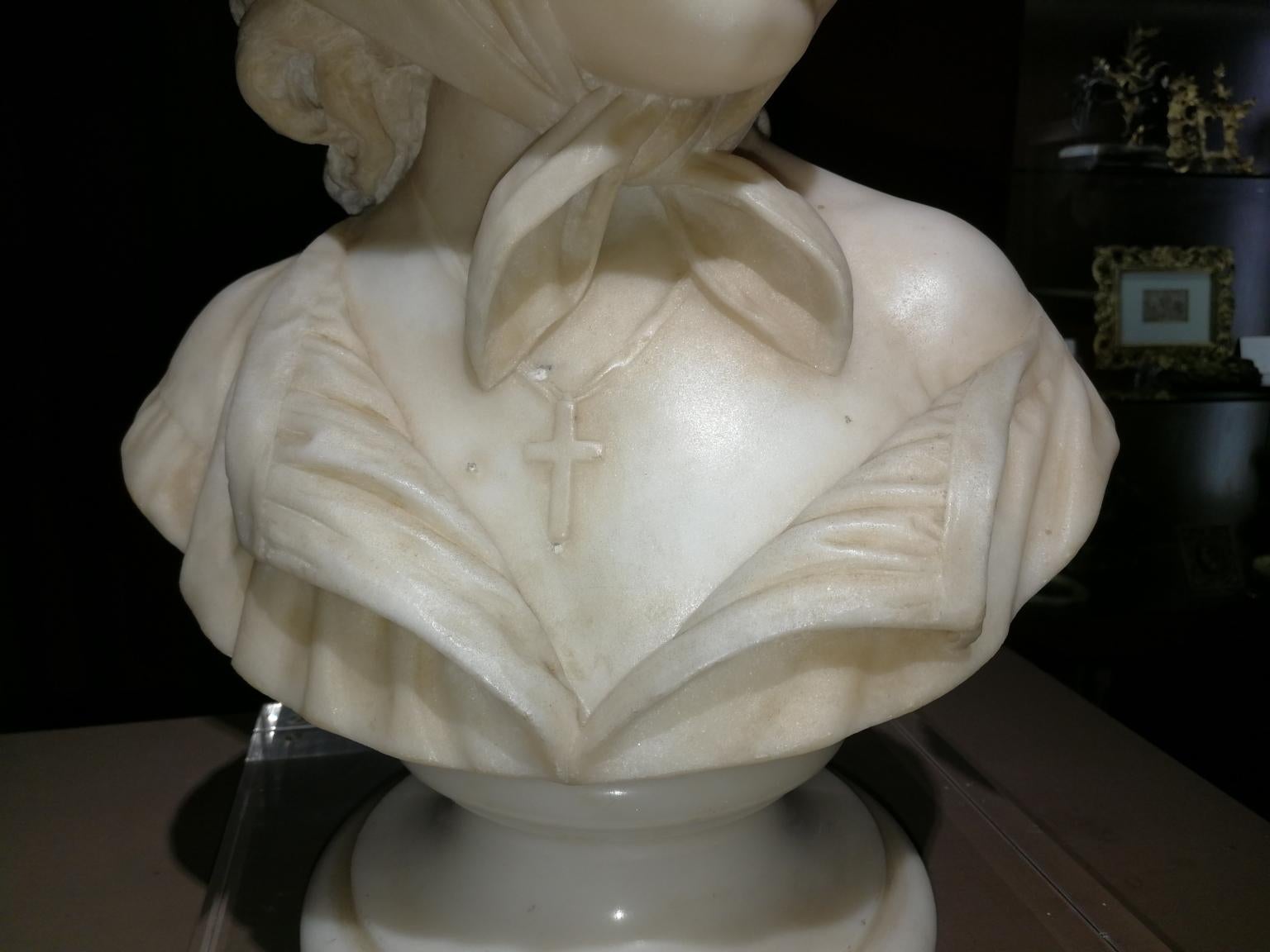 Scultura in marmo italiana ritratto di fanciulla religiosa del XIX secolo For Sale 1