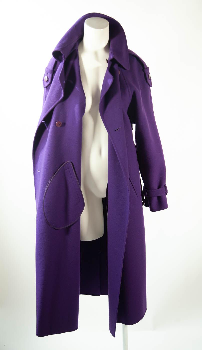 Salvatore Ferragamo, 100% Virgin Wool, Eggplant, Trench Coat, 2000s In Excellent Condition In Kingston, NY