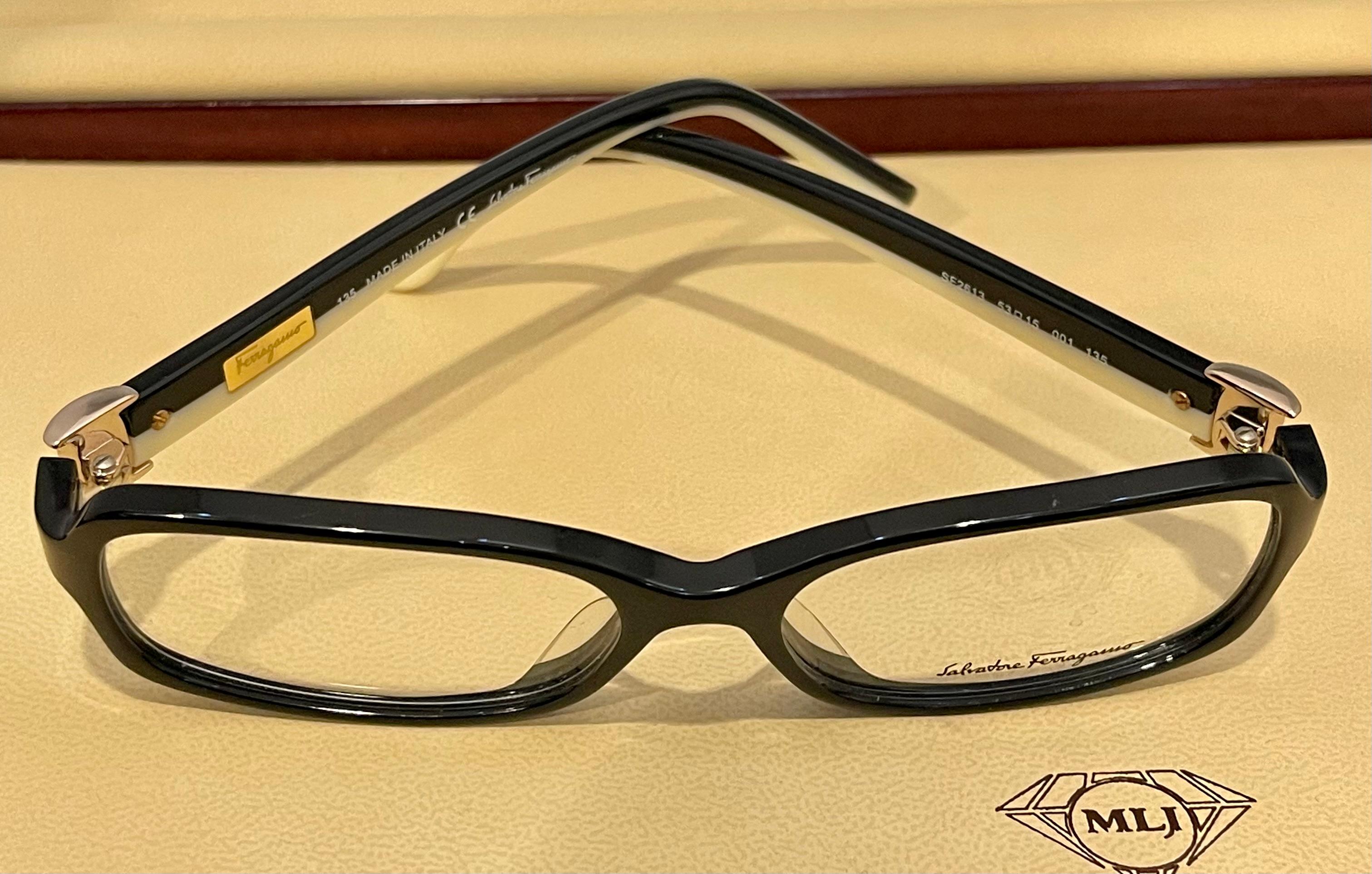 Salvatore Ferragamo 2613 53-15  001 135 Eyeglasses Black Frames clear Lenses  In Excellent Condition In New York, NY