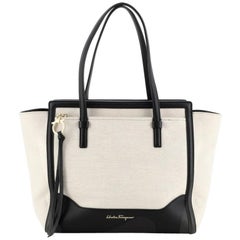 Salvatore Ferragamo Amy Tote Segeltuch Medium
