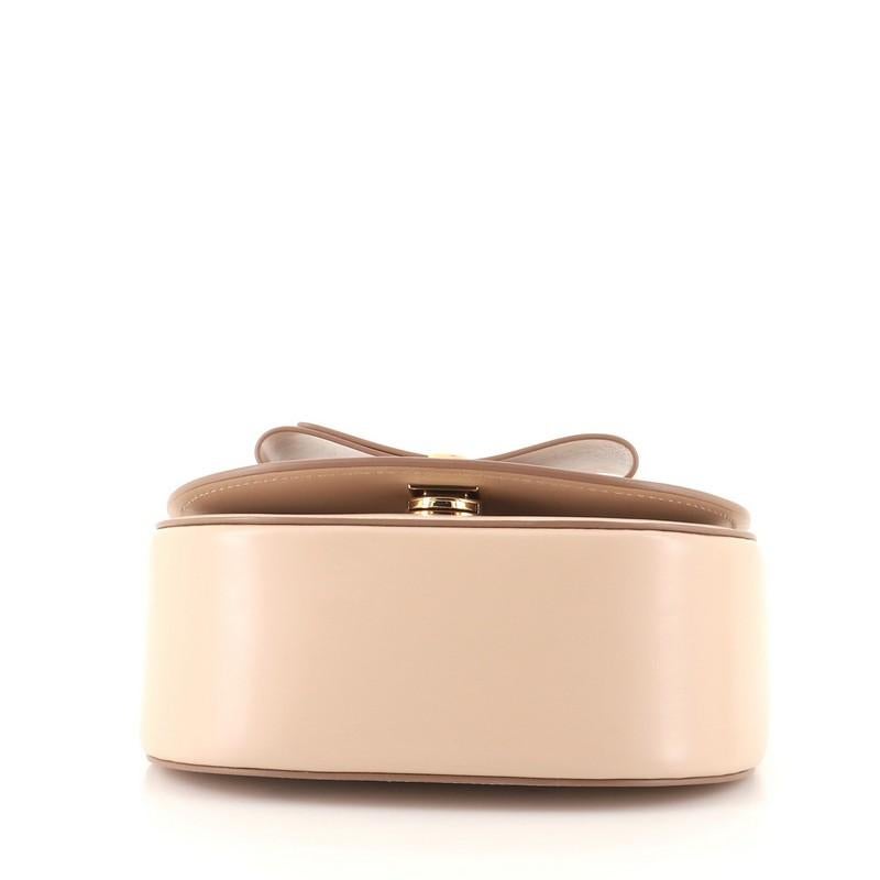 Salvatore Ferragamo Anna Vara Klappe Umhängetasche Leder Klein für Damen oder Herren