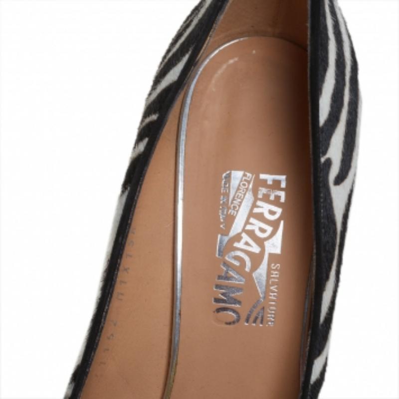 Black Salvatore Ferragamo B/W Zebra Print Calf Hair And Stingray Leather Pumps Size 40 For Sale