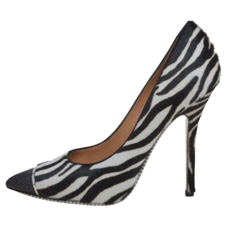 Salvatore Ferragamo B/W Zebra Print Calf Hair And Stingray Leather Pumps Size 40 For Sale