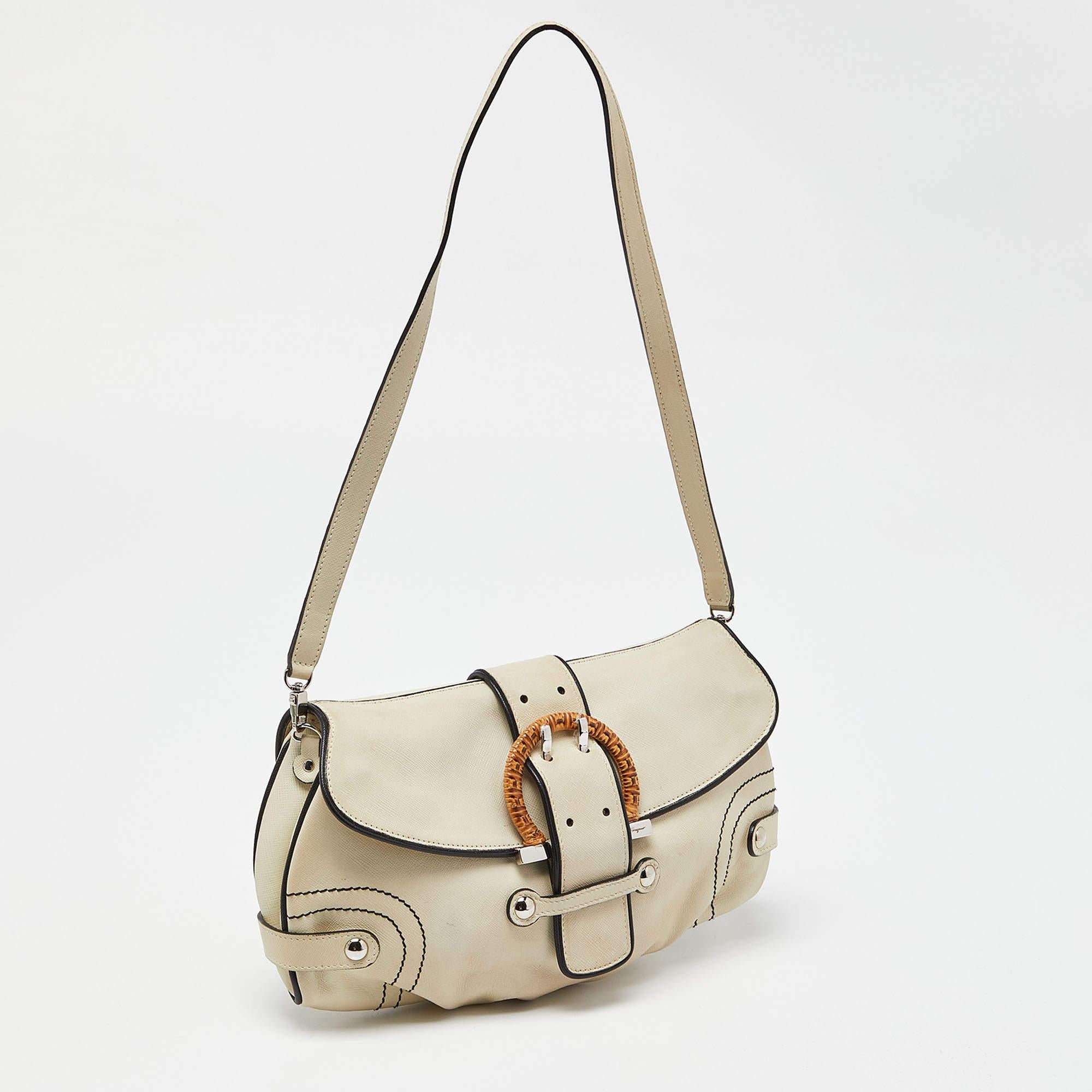 Salvatore Ferragamo Beige/Black Leather Flap Shoulder Bag In Excellent Condition In Dubai, Al Qouz 2