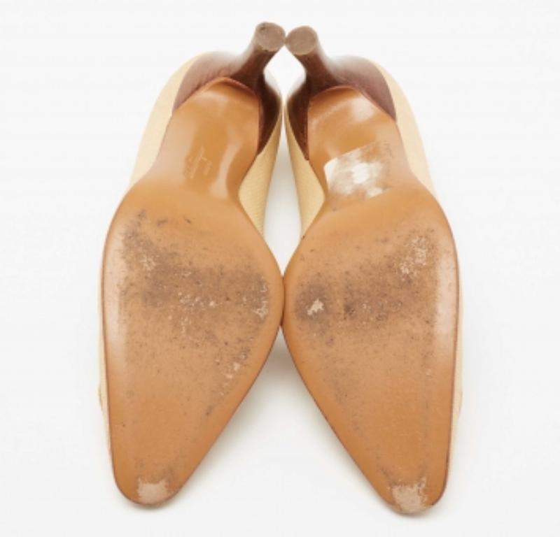 Salvatore Ferragamo Beige/Braun Gewebte Segeltuch und Leder Pumps Größe 37.5 im Angebot 2