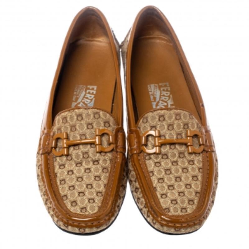 Women's Salvatore Ferragamo Beige Gancini Canvas and Patent Leather Loafers Size 37.5 For Sale