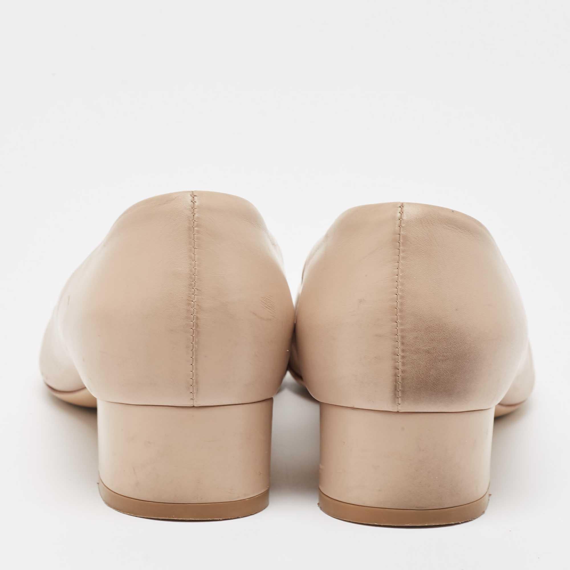 Salvatore Ferragamo Beige Leather Bow Pointed Toe Pumps Size 40 1