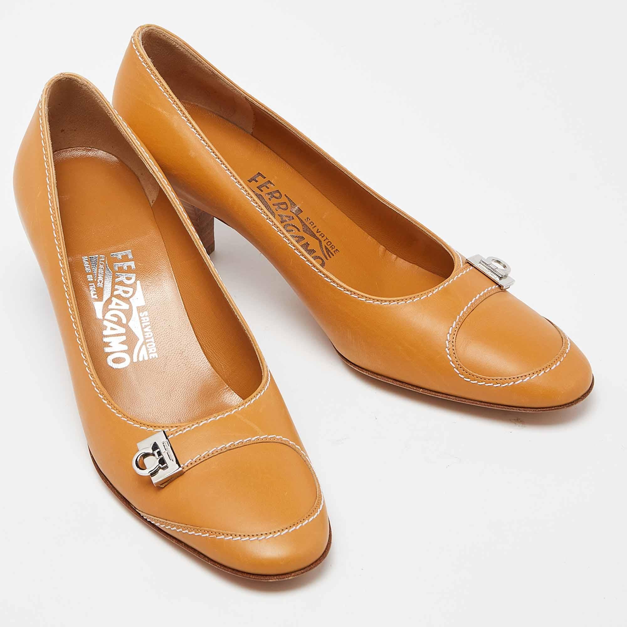 Salvatore Ferragamo Beige Leder Fresia Pumps Größe 36 im Zustand „Gut“ im Angebot in Dubai, Al Qouz 2