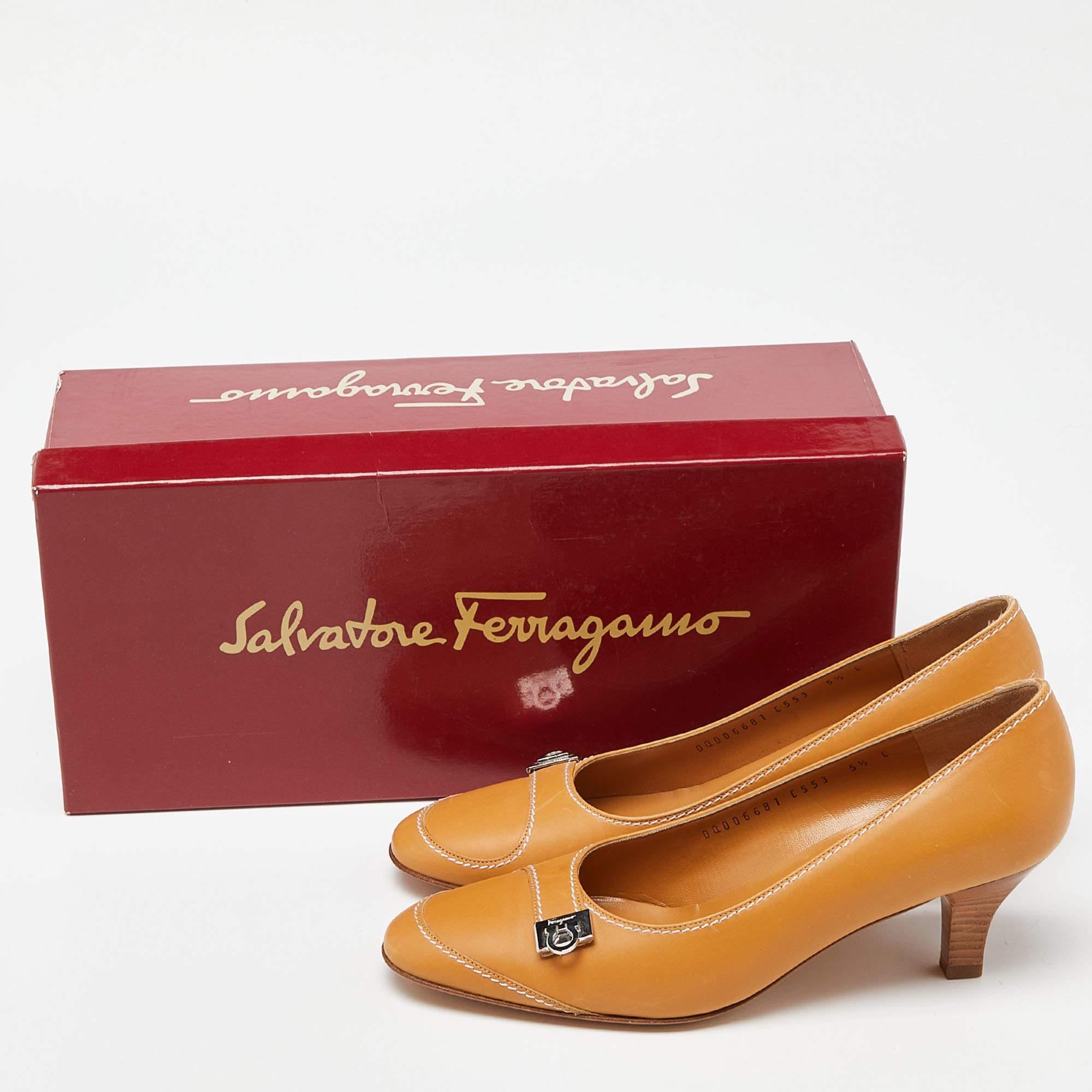 Salvatore Ferragamo Beige Leder Fresia Pumps Größe 36 im Angebot 4